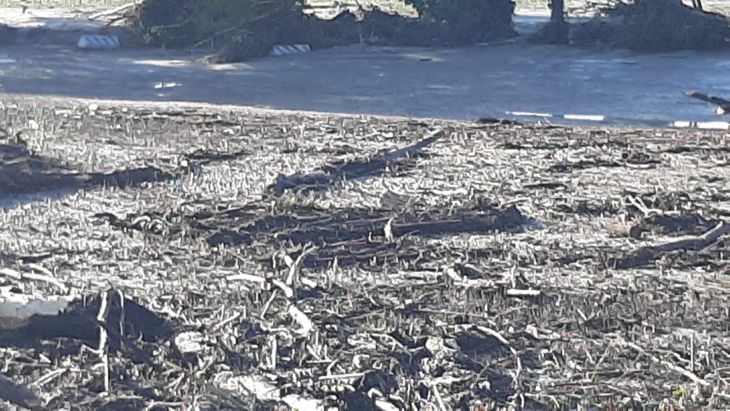 Le strade danneggiate in provincia di Ancona tra Castelleone e la strada che porta a frazione Ripalta dove auto con madre e figlio è stata travolta dall'affluente Nevola verso Misa, 16 settembre 2022. La frazione di Ripalta senza luce ed isolata.