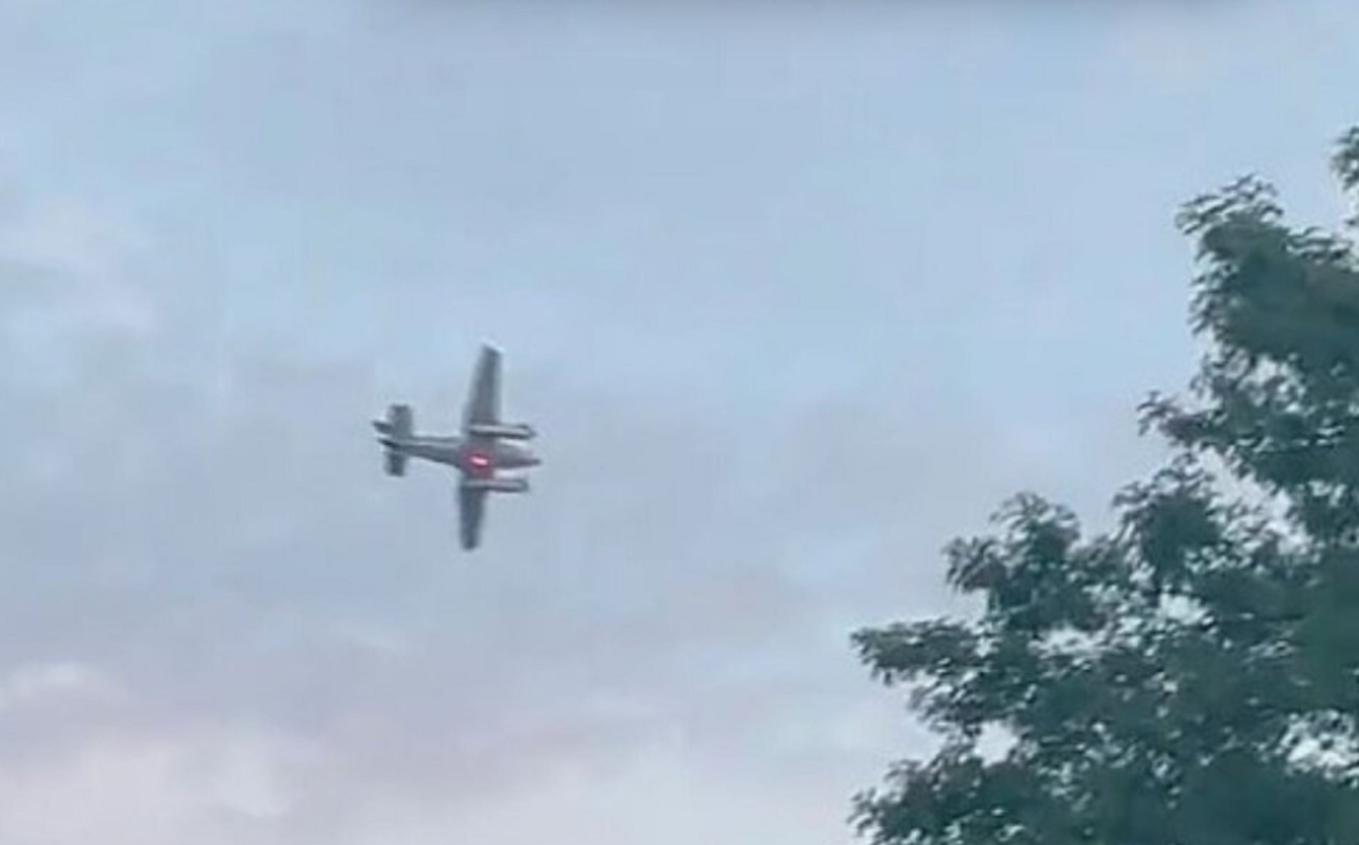 Mississippi, arrestato il pilota che minacciava di schiantarsi con un aereo su un centro commerciale – Il video