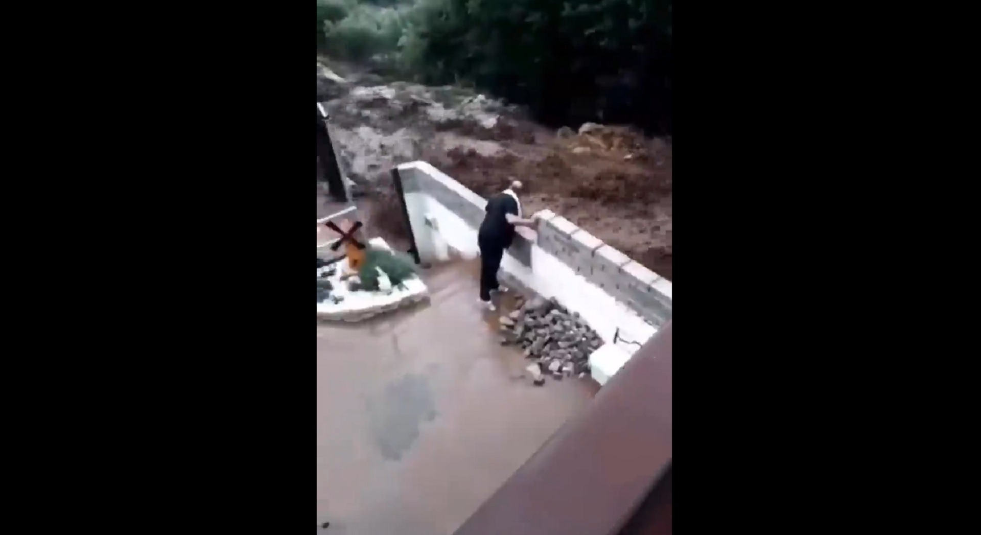 Maltempo, tromba d’aria nel sud pontino, fiume di fango a Formia. L’appello: «Si dichiari stato di calamità» – Il video