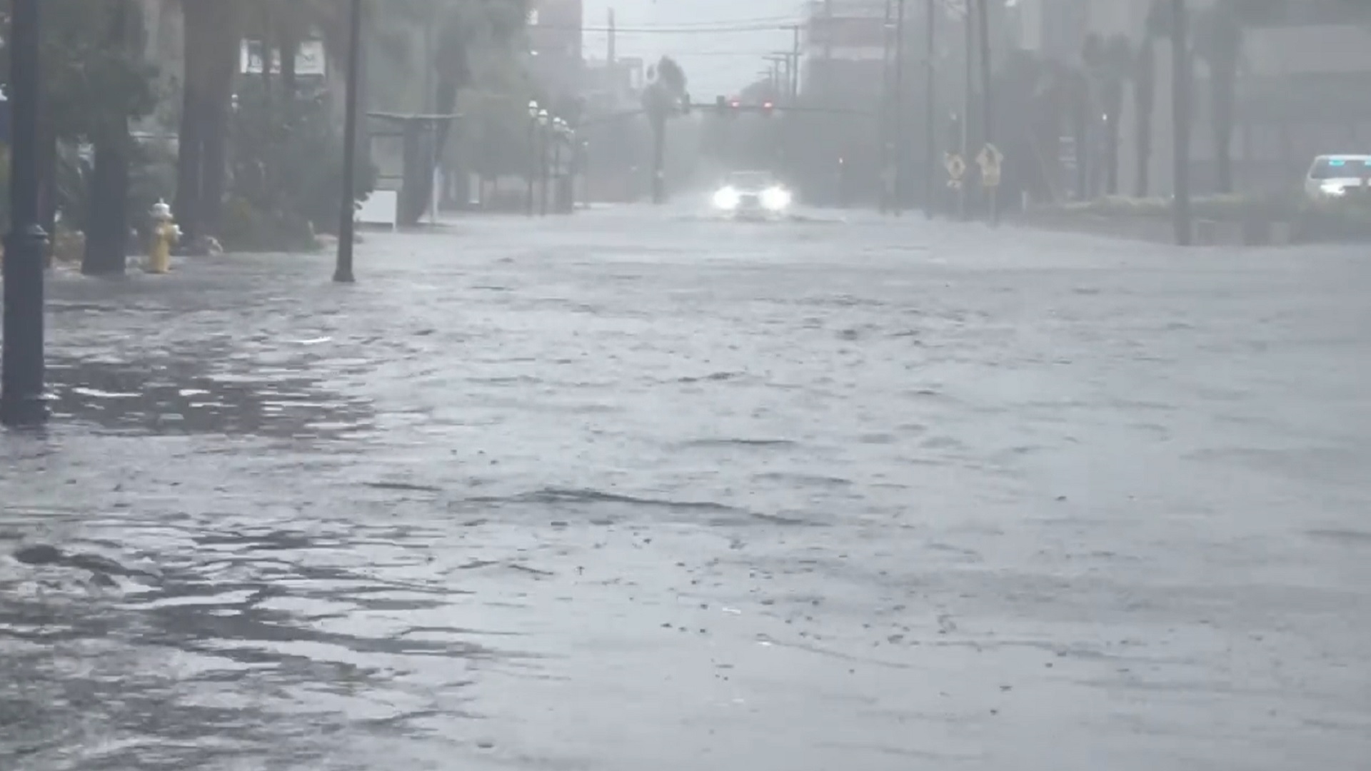 Uragano Ian, sale il bilancio delle vittime in Florida: «Almeno 42». Intanto in Carolina del Sud  allagamenti e forti venti – Il video