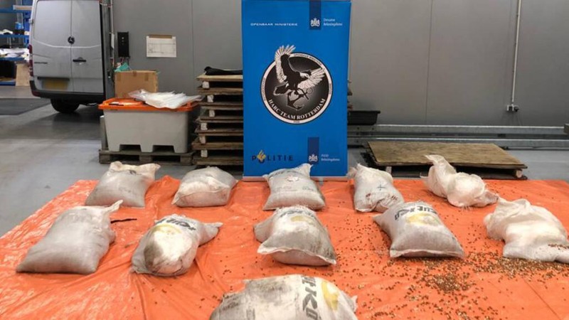 Europol, smantellato un «super cartello» della droga: controllava gran parte del mercato della cocaina in Europa