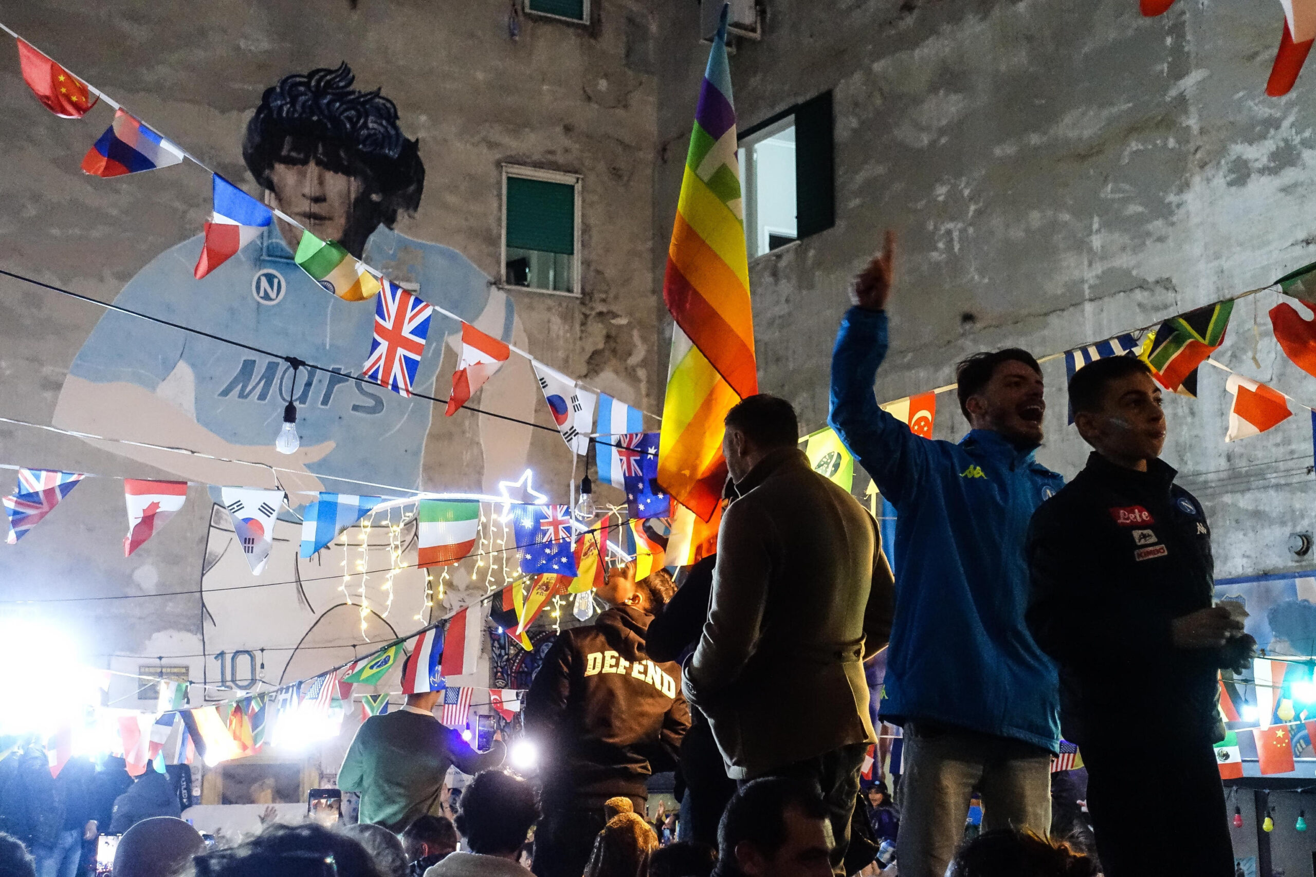 Nápoles, celebración en el barrio español por la victoria argentina – El vídeo