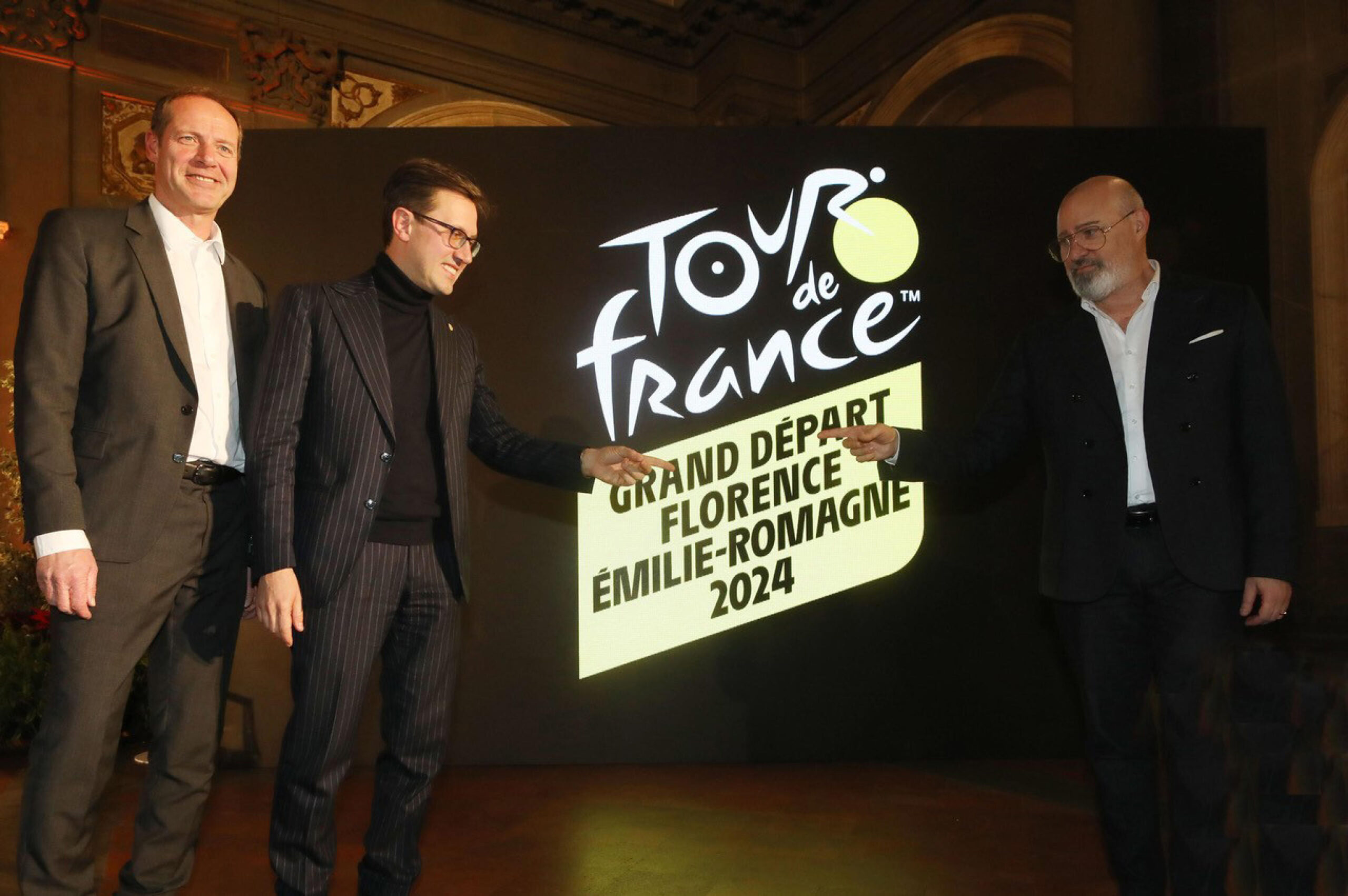 The Tour de France 2024 will start from Italy for the first time, with the three initial stages: Florence-Rimini, Cesenatico-Bologna, Piacenza-Turin. The official presentation of the so-called 'Grand depart' 2024 was held in Palazzo Vecchio, with the Florence's Mayor Dario Nardella, the President of the Emilia Romagna region Stefano Bonaccini and the Director of the Tour de France, Christian Prudhomme, in Florence, Italy, 21 December 2022 .
ANSA/FLORENCE'S MUNICIPALITY PRESS OFFICE
+++ ANSA PROVIDES ACCESS TO THIS HANDOUT PHOTO TO BE USED SOLELY TO ILLUSTRATE NEWS REPORTING OR COMMENTARY ON THE FACTS OR EVENTS DEPICTED IN THIS IMAGE; NO ARCHIVING; NO LICENSING +++