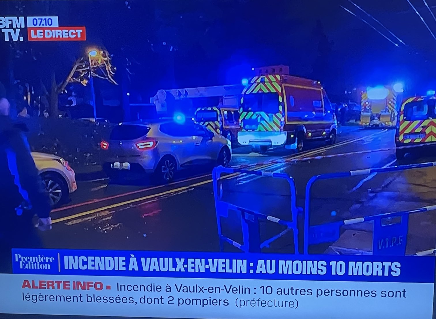 francia lione vaulx-en-velin incendio bambini morti