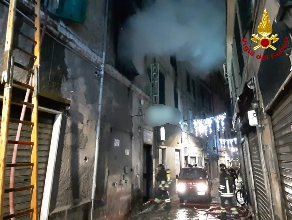 incendio genova hotel via pré