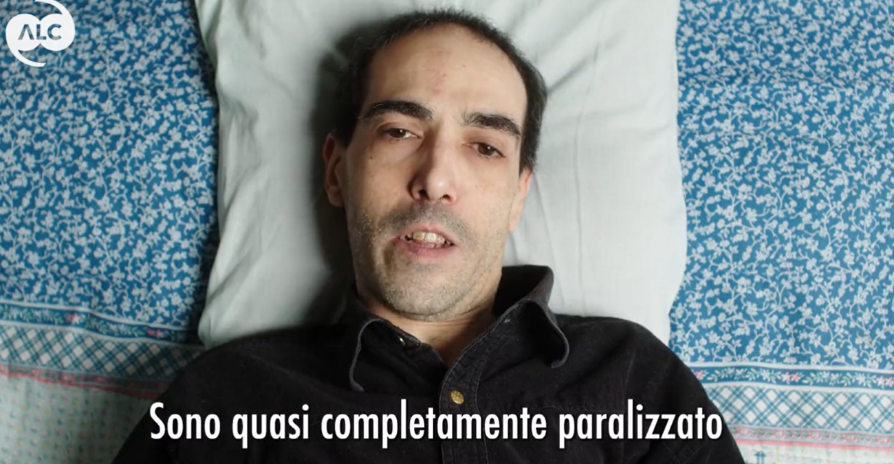 L’ultimo messaggio di Massimiliano prima del suicidio assistito in Svizzera: «Illogico dover andare lontano per smettere di soffrire» – Il video