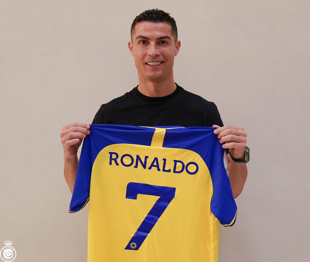 Cristiano Ronaldo ha firmato con l'Al Nassr: «Non vedo l'ora di scoprire un  nuovo campionato di calcio in un Paese diverso» - Open