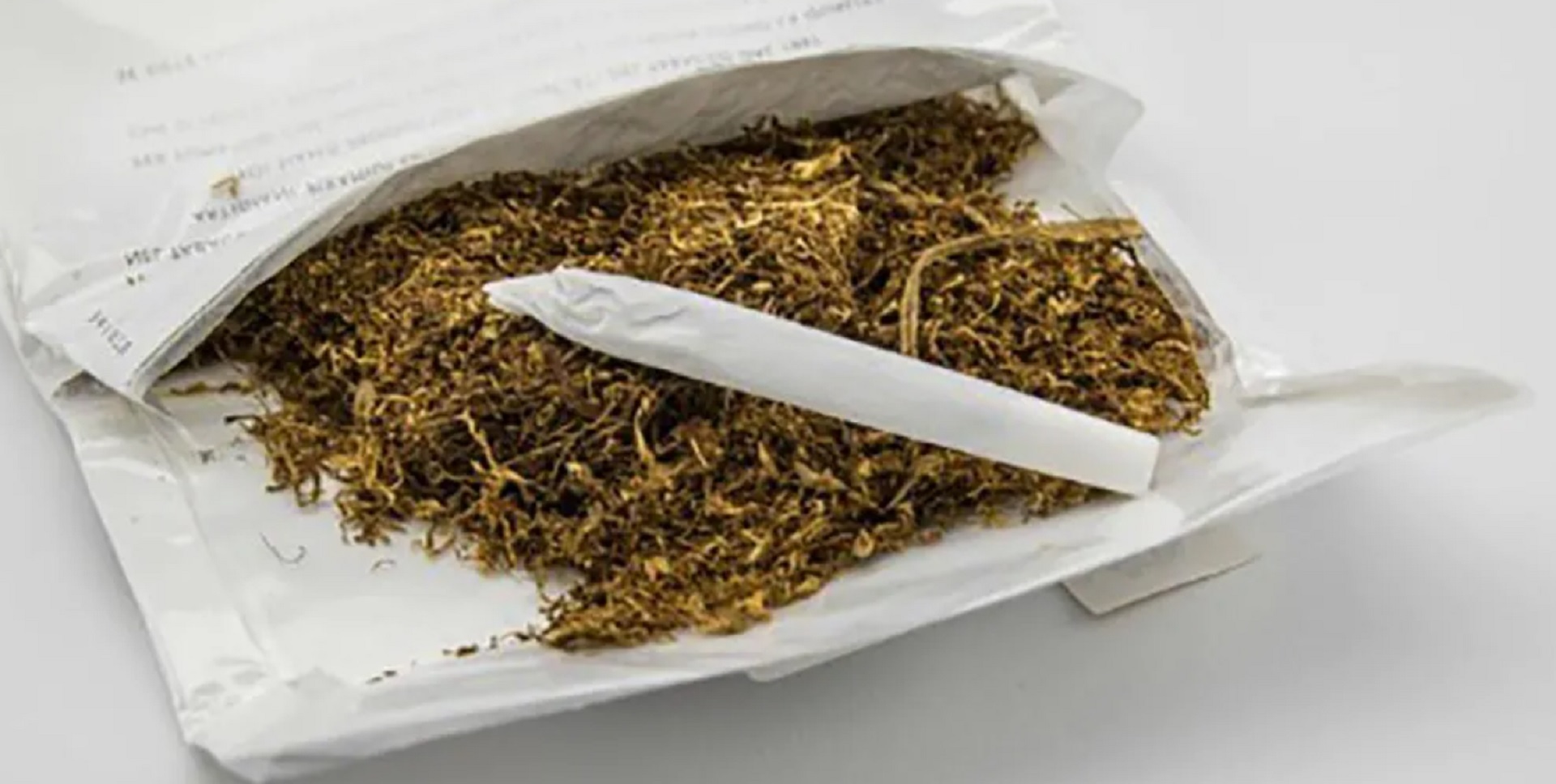 Manovra, ora è ufficiale: aumenta il prezzo del tabacco trinciato.  Dimezzate le accise previste sulle sigarette - Open