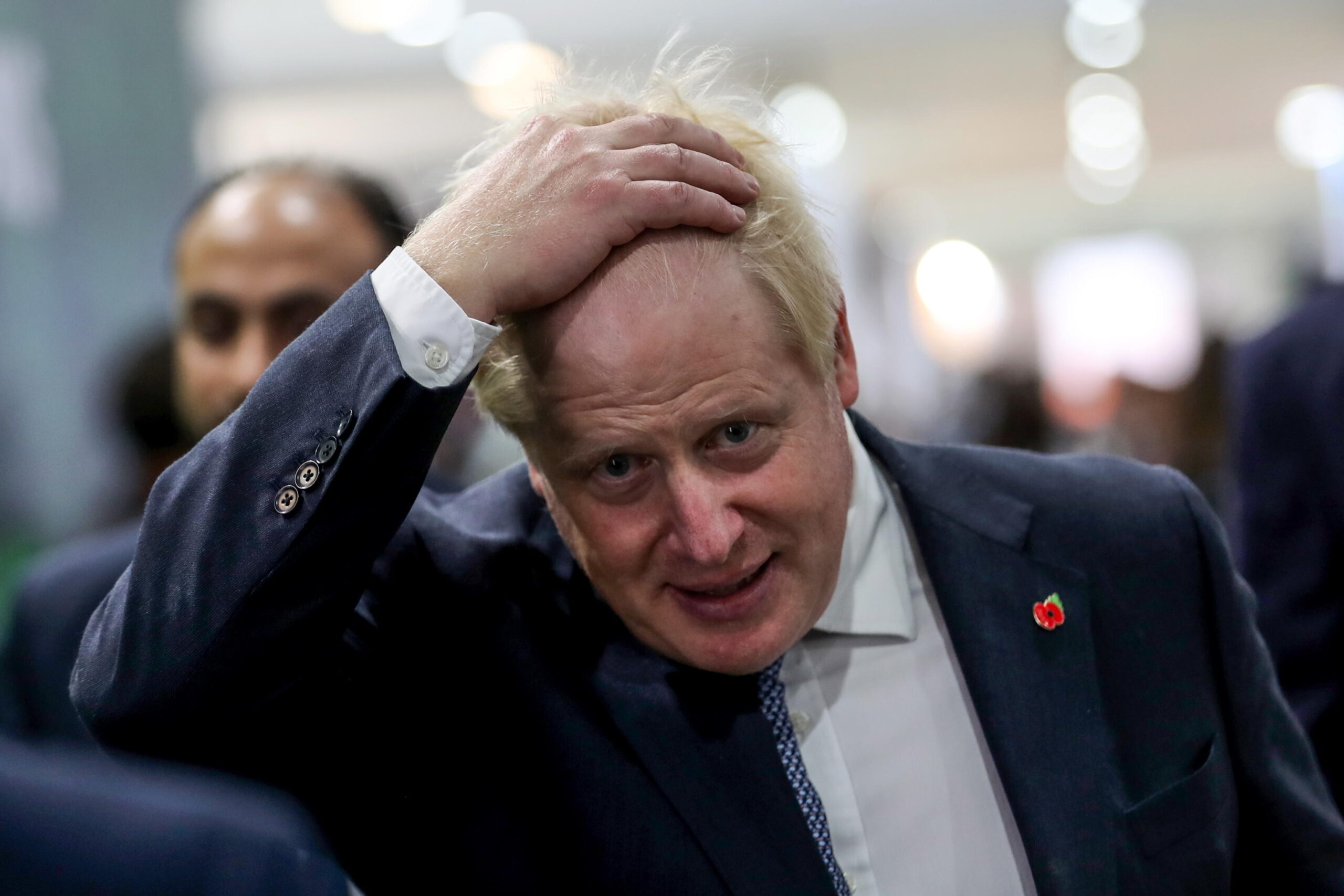 Beve un drink con Boris Johnson in terrazza, la moglie li becca e licenzia la tata: il caso a casa dell’ex premier