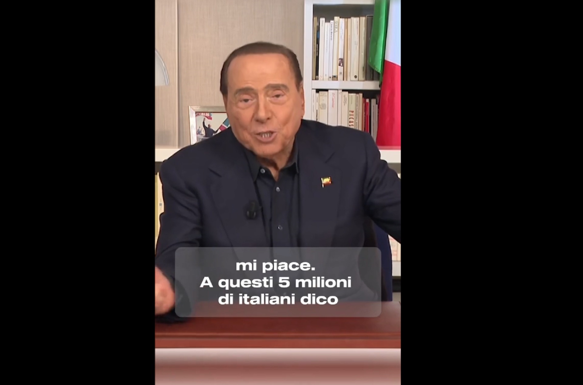 Berlusconi su TikTok festeggia i 5 milioni di like: «Ma vi devo piacere alle prossime elezioni, non mi tradite» – Il video