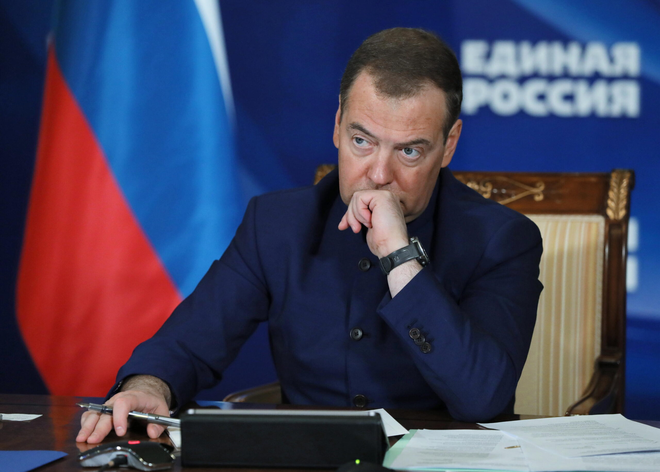 Medvedev colpisce Crosetto sulla Terza guerra mondiale: «Ci sono pochi sciocchi nei governi europei. Lui è una rara eccezione»