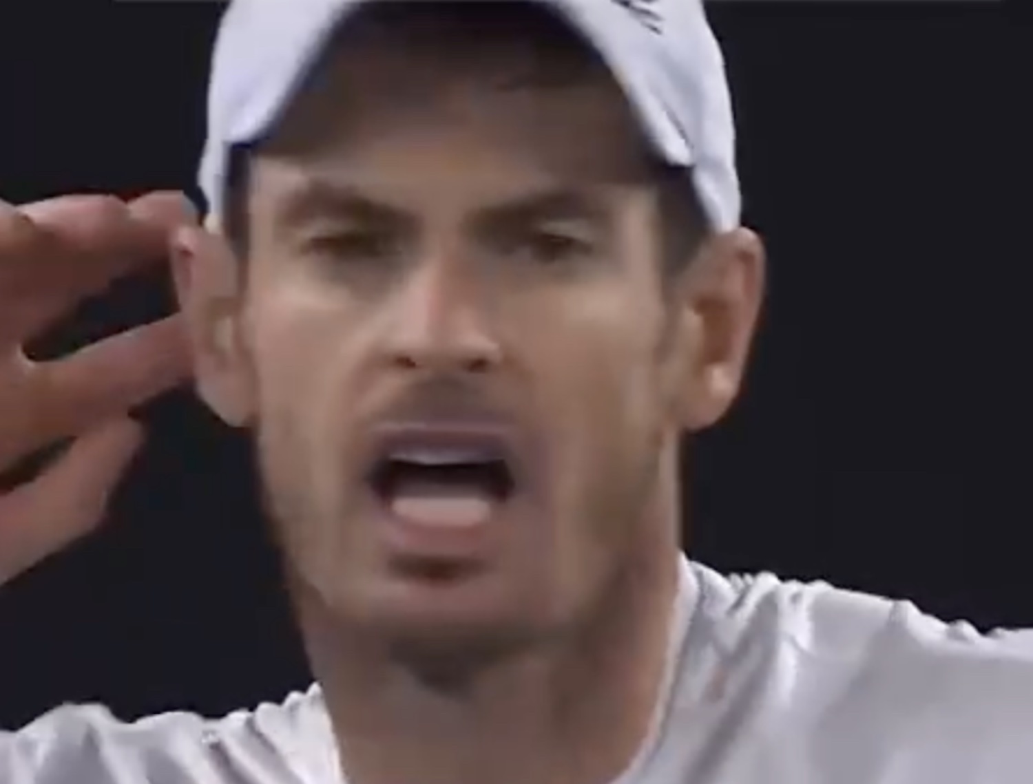 Tennis, lo scambio clamoroso tra Murray e Kokkinakis: la provocazione finale dello scozzese al pubblico di casa – Il video