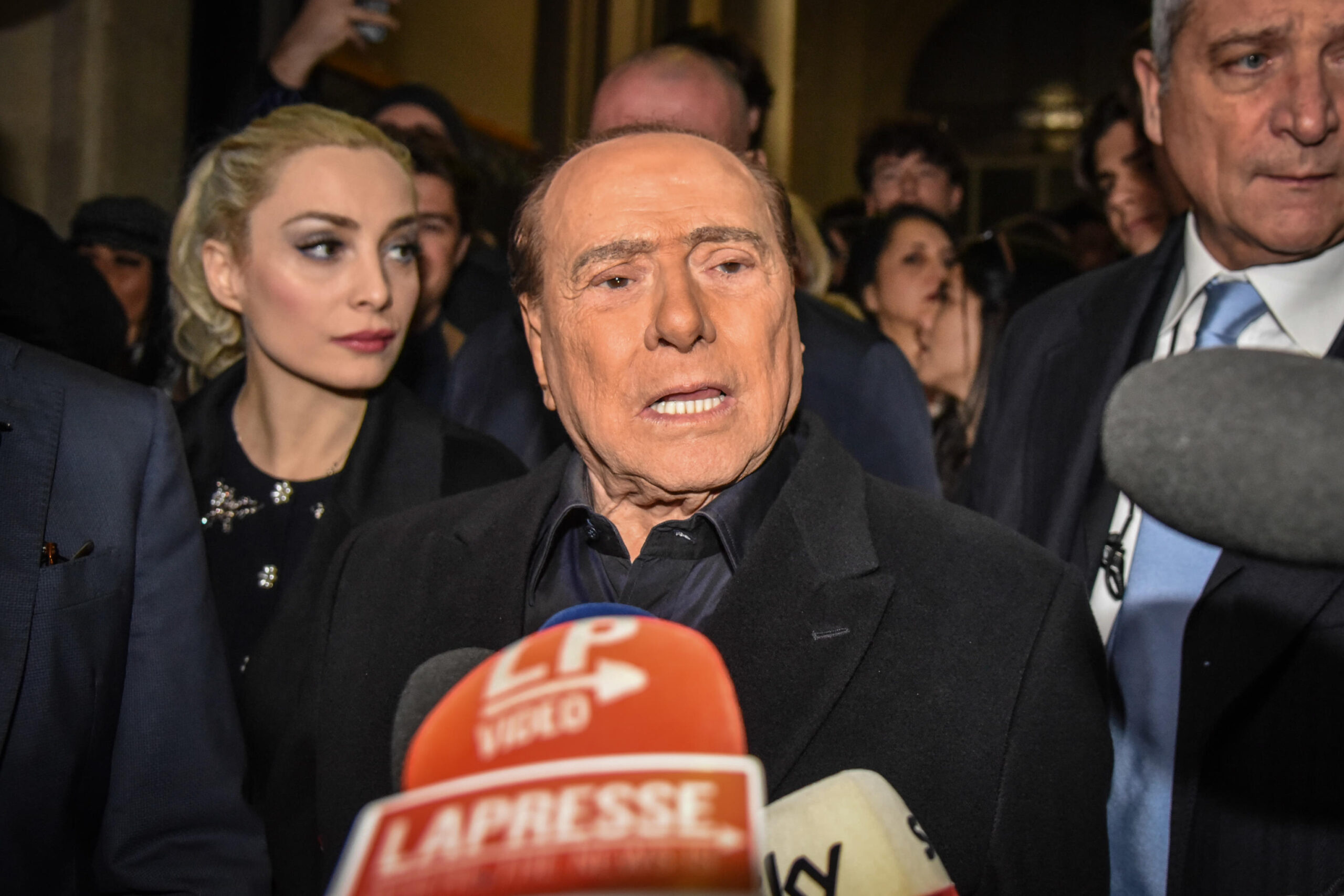 Berlusconi, Nuovo Siluro Contro Meloni: «Io A Parlare Con Zelensky Non ...