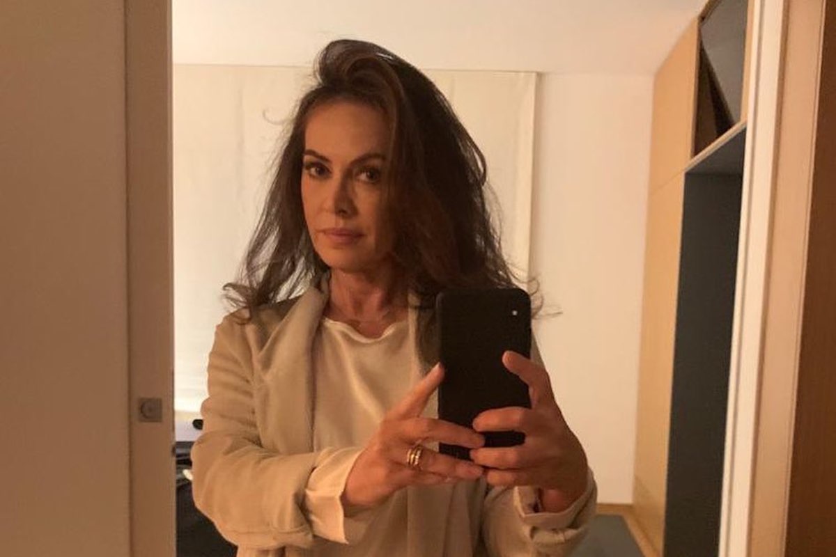 Elena Sofia Ricci smentisce la presunta relazione con Gabriele Anagni: «È come un figlio per me»