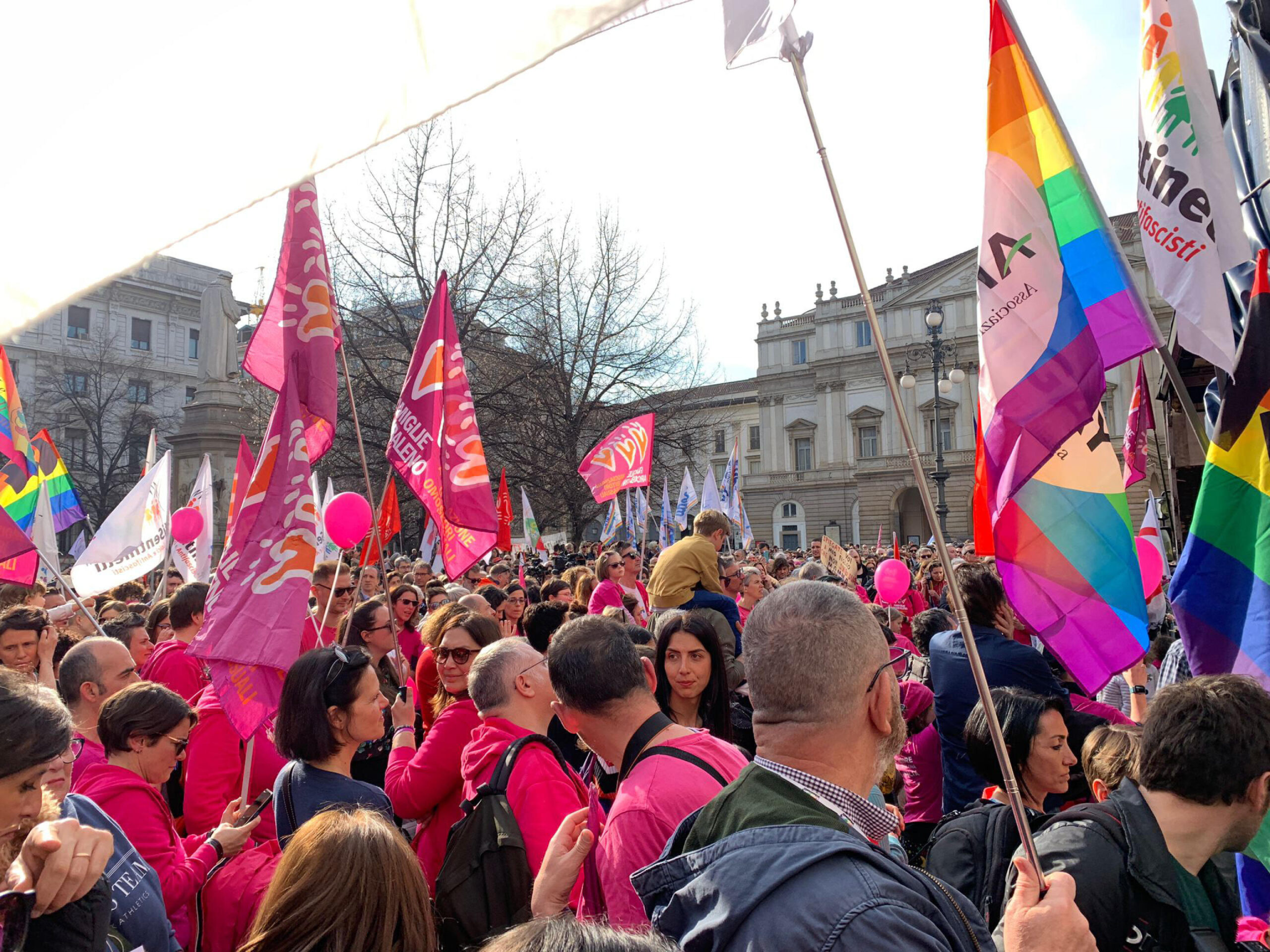 Manifestazione "Giù le mani dai nostri figli e dalle nostre figlie" promossa da I Sentinelli, associazione Famiglie Arcobaleno e CIG Arcigay per protestare contro lo stop imposto al Comune alle trascrizioni dei figli di coppie dello stesso sesso, Milano, 18 marzo 2023.
ANSA/MATTEO BAZZI