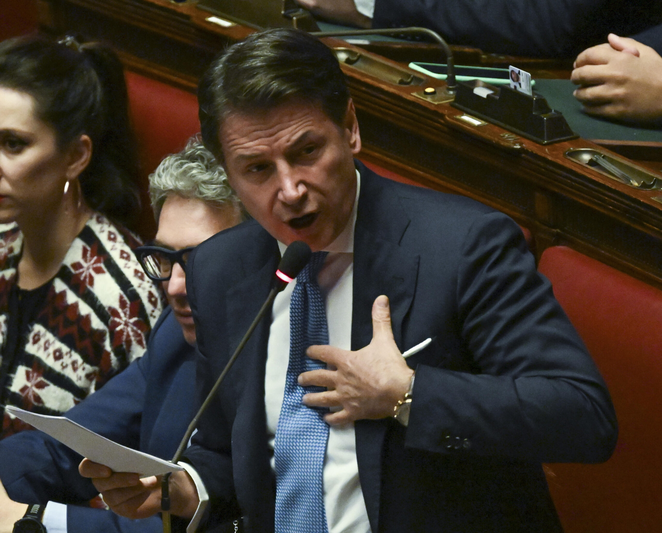 Conte attacca 
