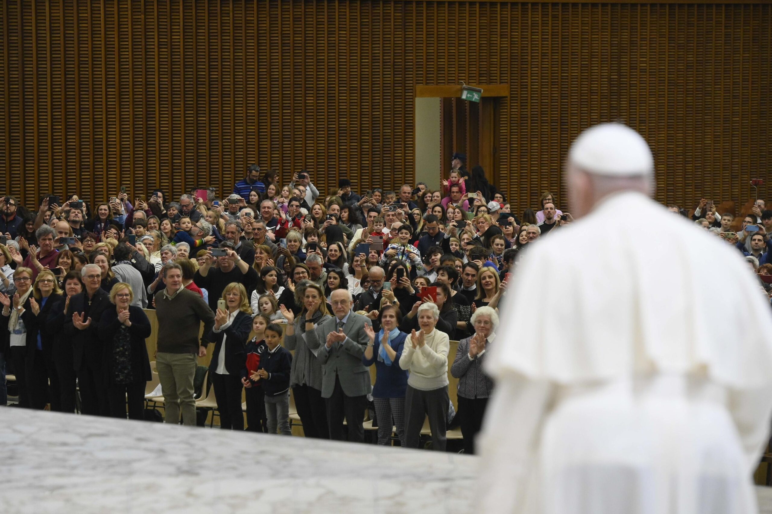 Papa Francesco ricoverato al Gemelli di Roma per un’infezione respiratoria: annullati tutti gli impegni per i prossimi due giorni
