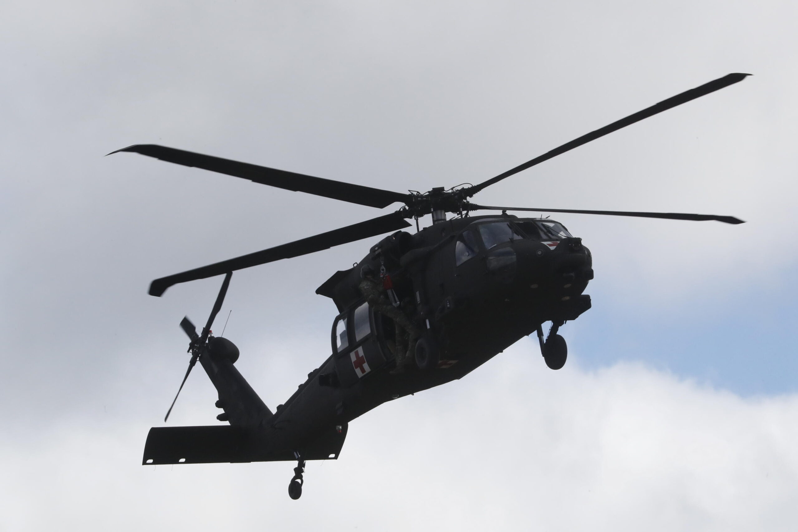 Kentucky, scontro in volo tra due elicotteri militari americani: «Ci sono diverse vittime»