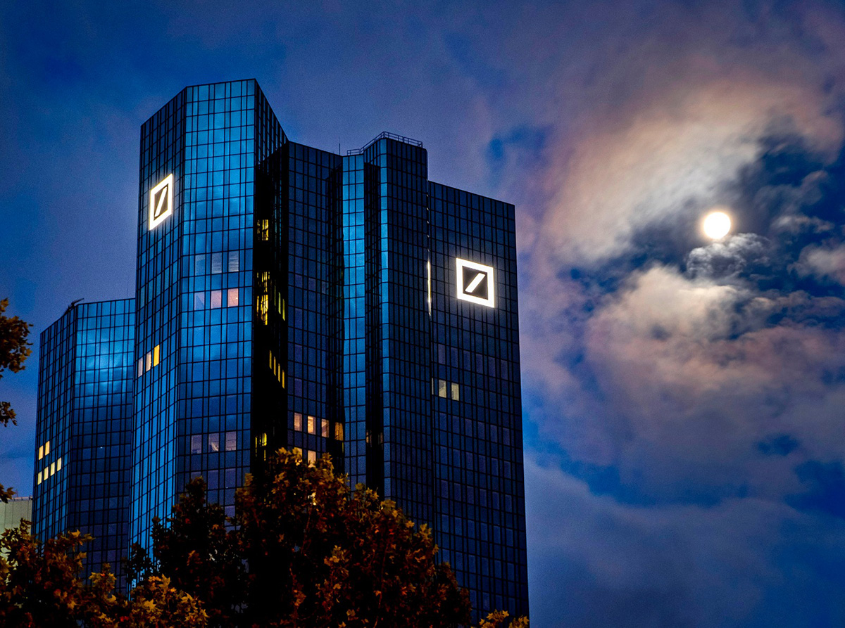 Accuse di frodi, riciclaggio e panic selling: cosa c’è dietro il crollo di Deutsche Bank