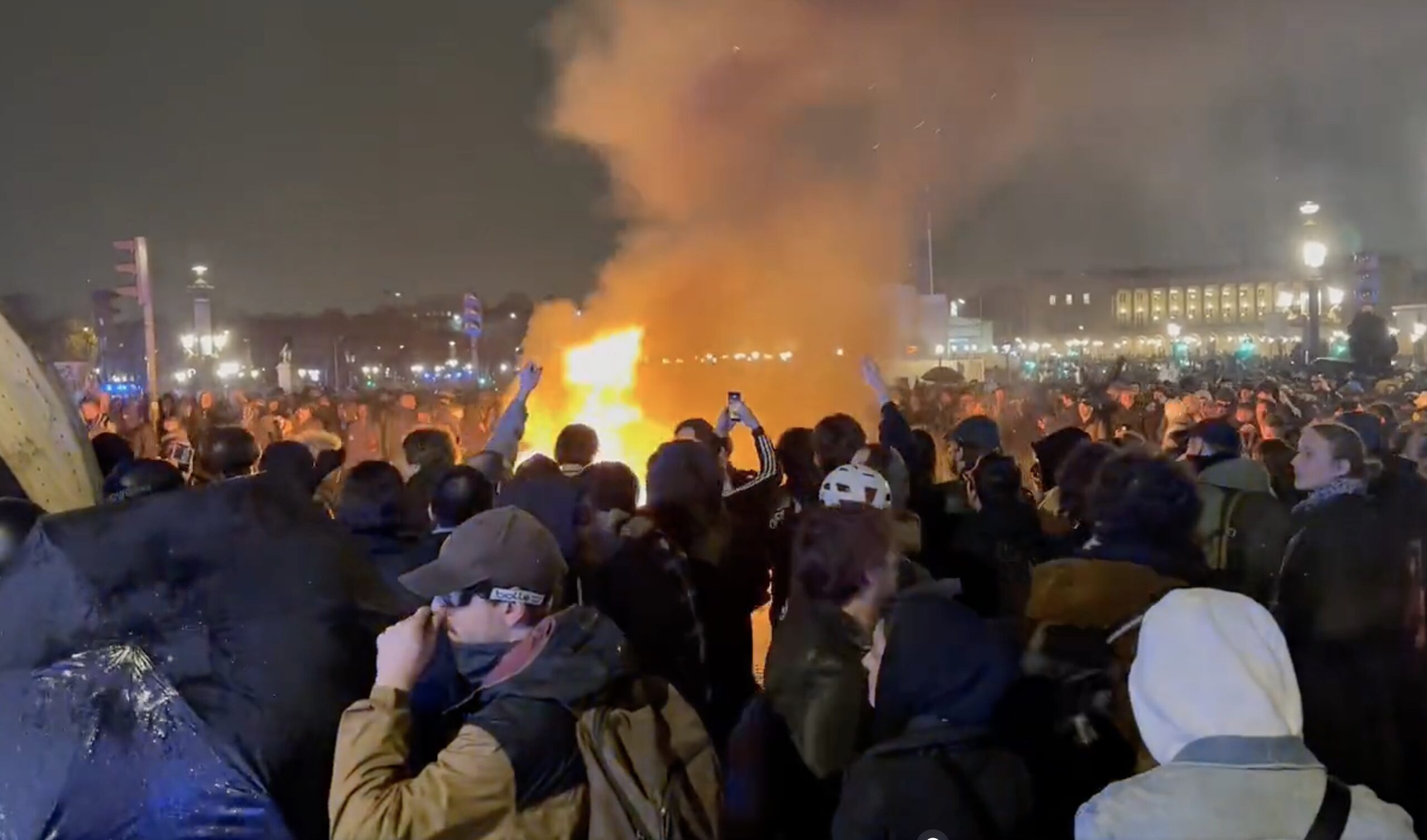 Parigi brucia 