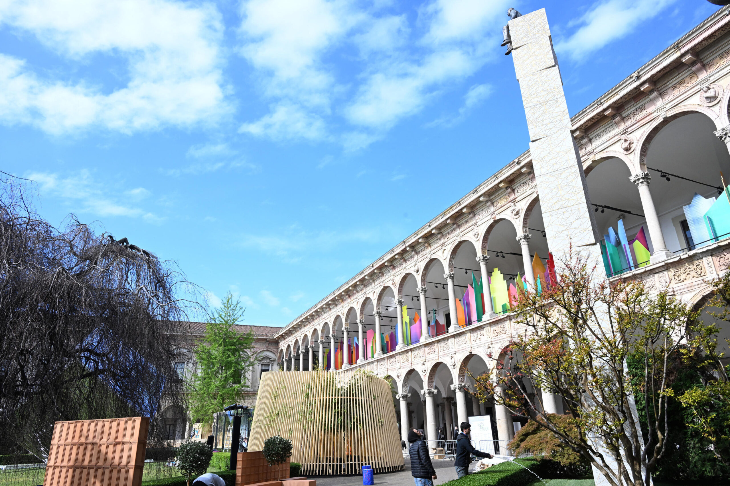 Una delle installazioni del Fuorisalone 2023 allestite all'Università Statale di Milano, 15 aprile 2023. ANSA/DANIEL DAL ZENNARO