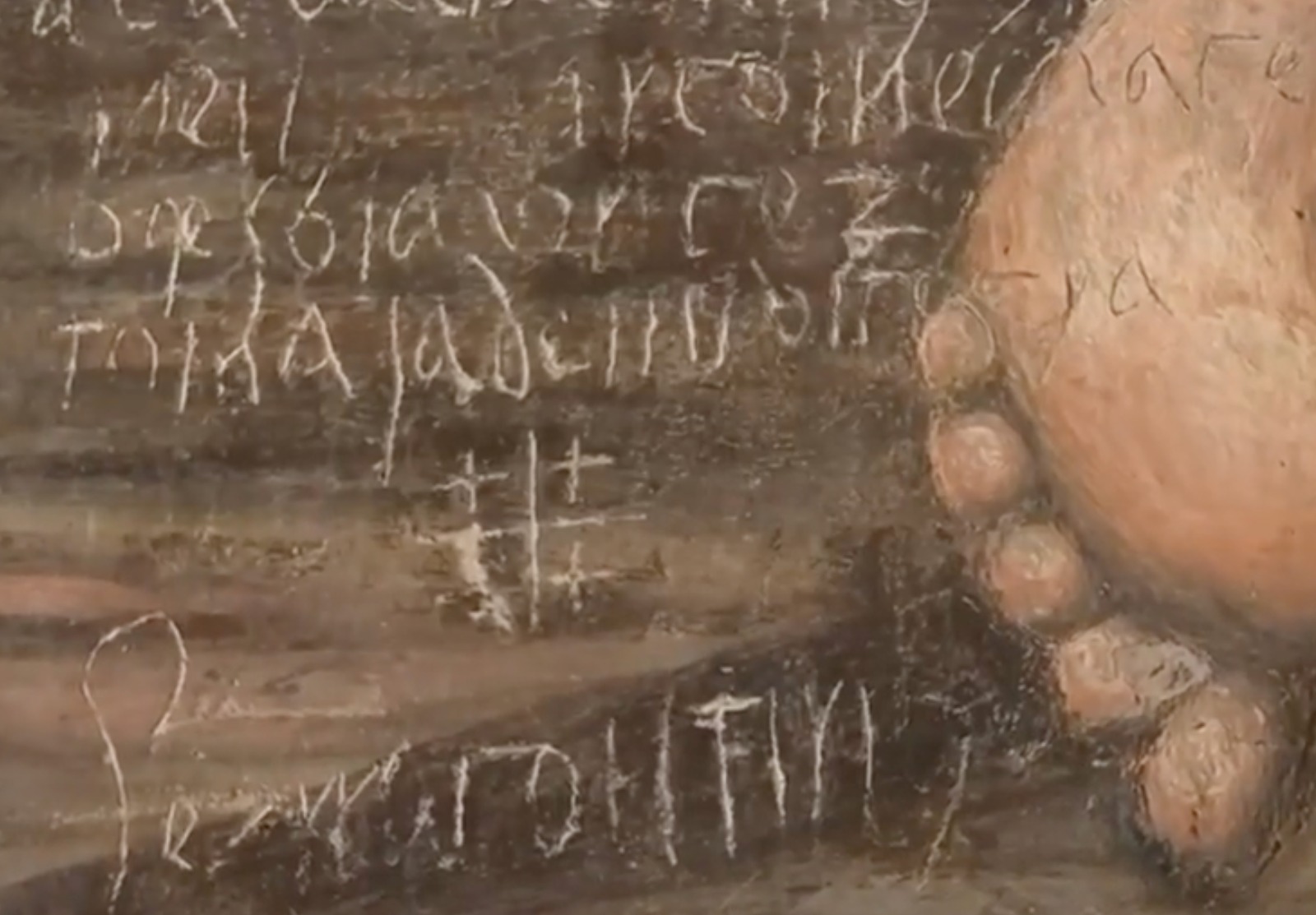 I papà di Ultima Generazione? Michelangelo e i Lanzichenecchi. A Villa Farnesina di Roma ecco i segni dei primi imbrattatori – Il video