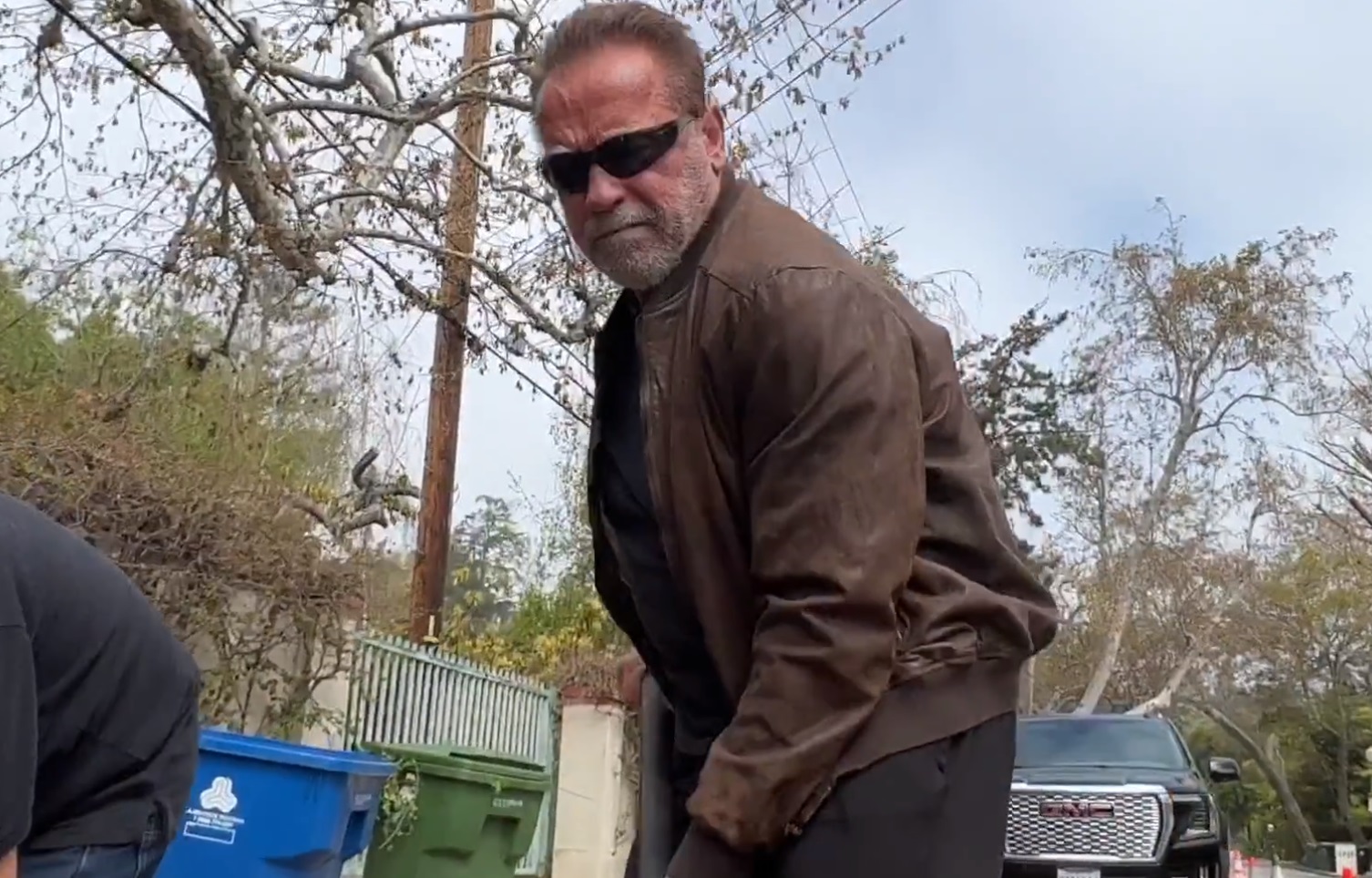 arnold schwarzenegger ripara buca los angeles
