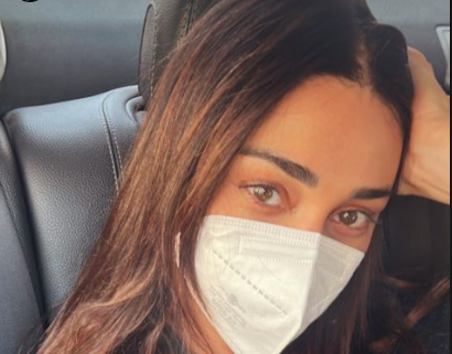 Belen Rodriguez di nuovo assente dalle Iene, la showgirl ha il Covid: «Due tamponi rosso fuoco» – Il video