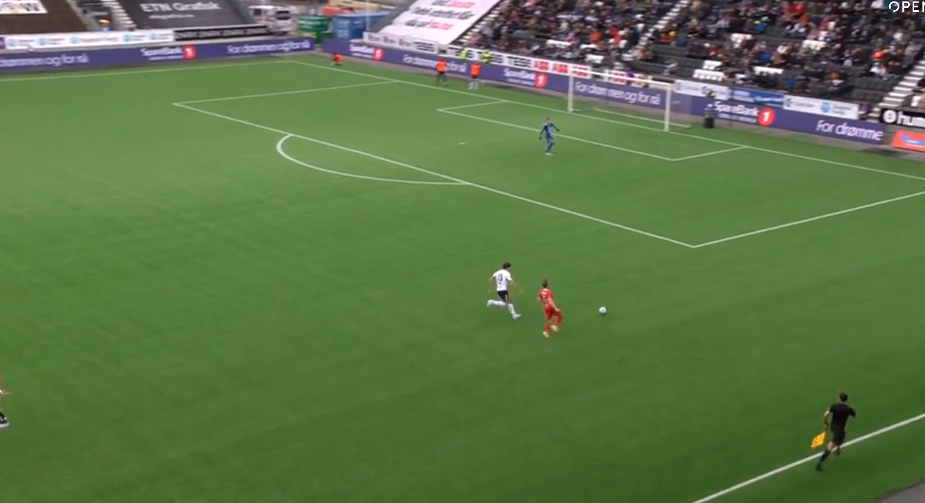 Norvegia, Bard Finne come Di Canio: l’avversario si fa male e lui ferma il gioco – Il video