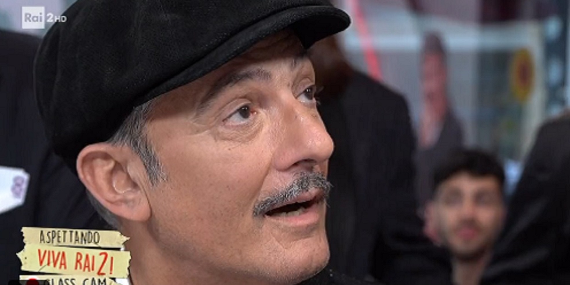 Fiorello, la sorpresa di compleanno in diretta: l’emozione per la figlia Angelica che canta per lui – Il video