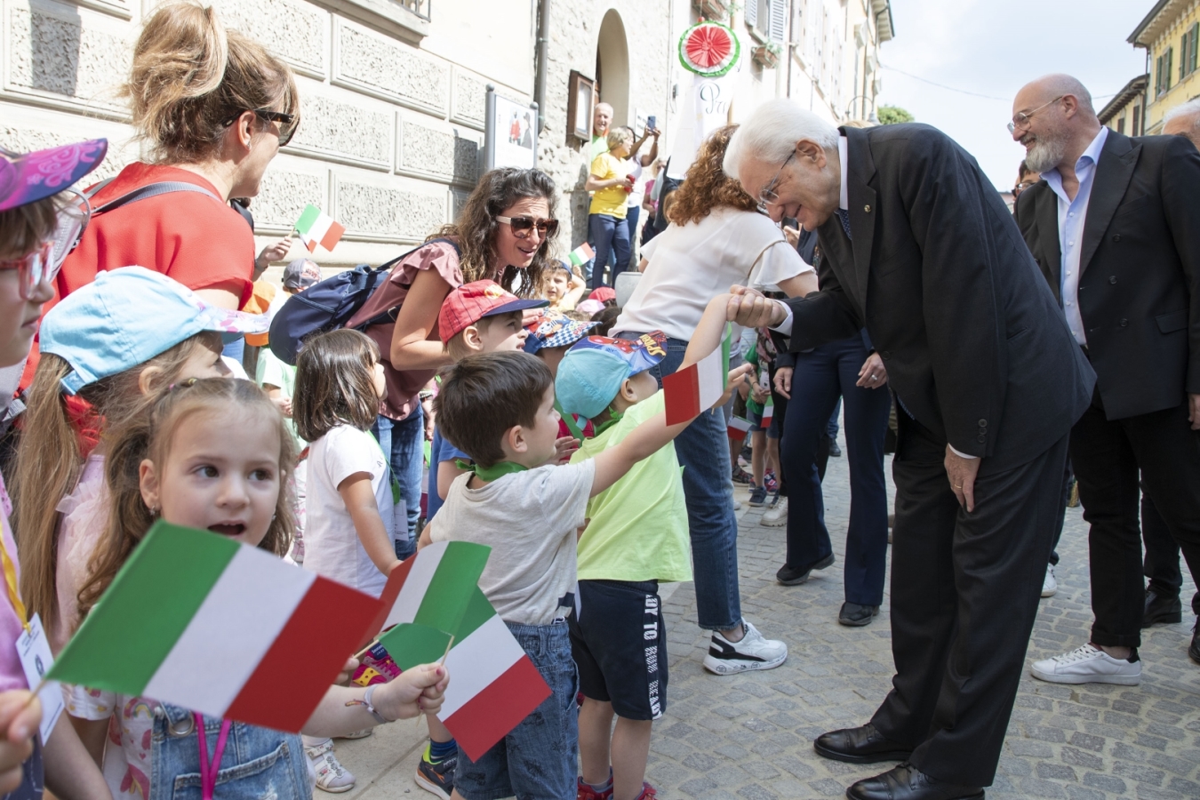 Mattarella in Emilia-Romagna: «Tutta l’Italia vi è vicino, non sarete soli in quest’opera importante, che deve essere veloce» – Il video