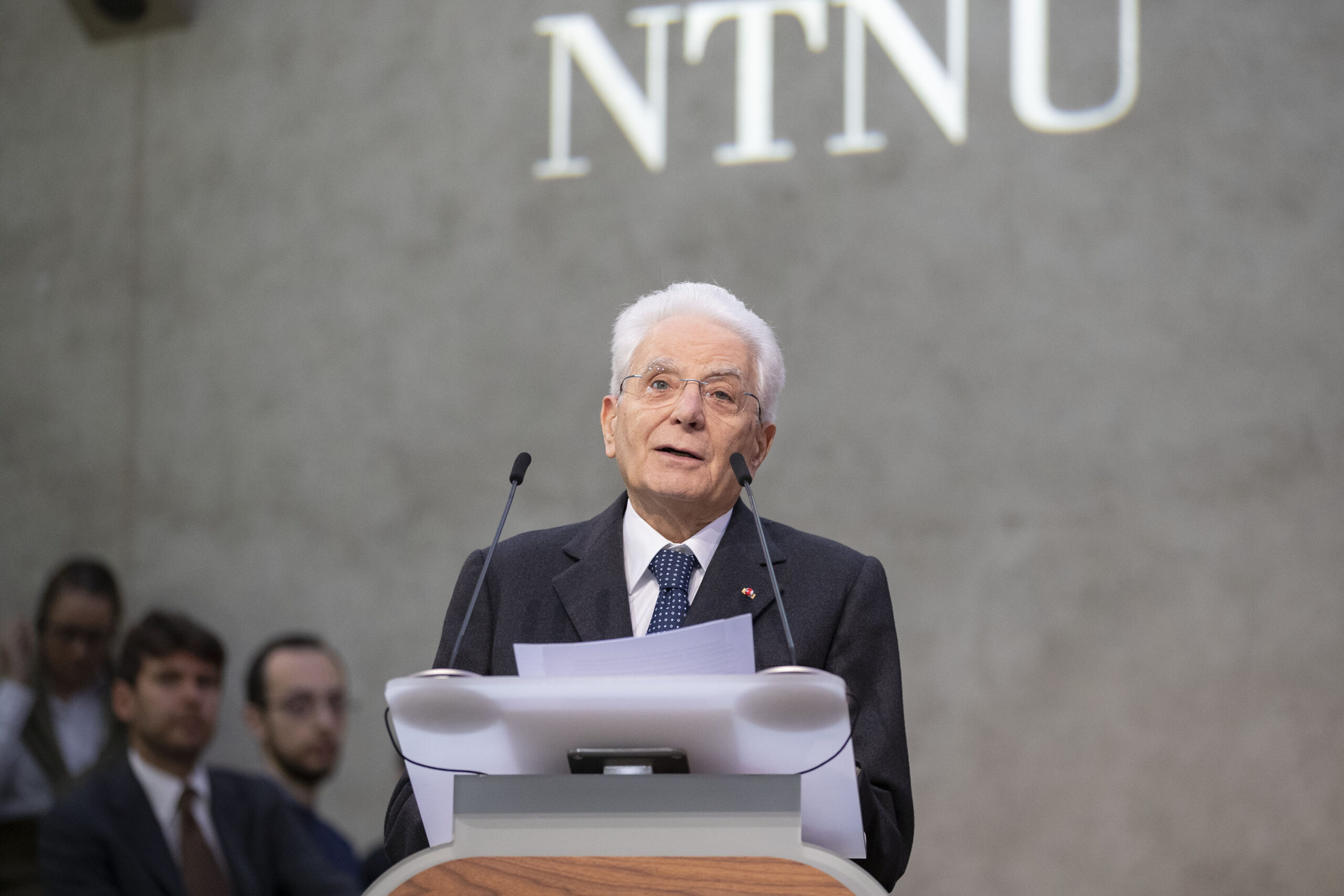 Mattarella sulla transizione verde: «Cambiamento climatico impone scelte radicali» – Il video