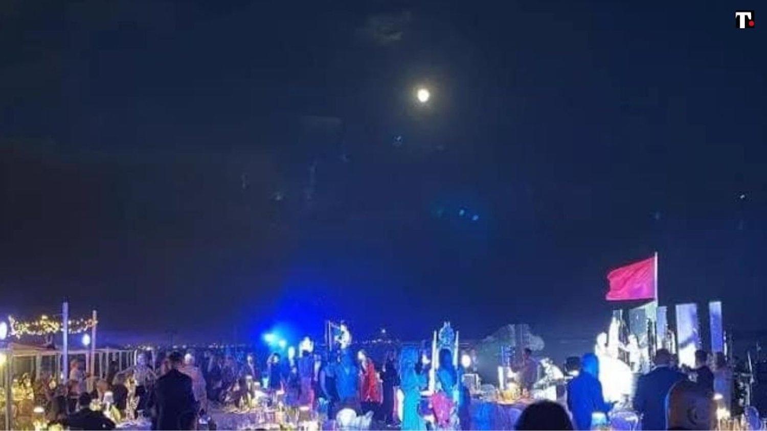 La festa Vip con Bonucci e Laura Chiatti che ha fatto irritare il sindaco di Forte dei Marmi: «Non abbiamo autorizzato nulla del genere» – Il video