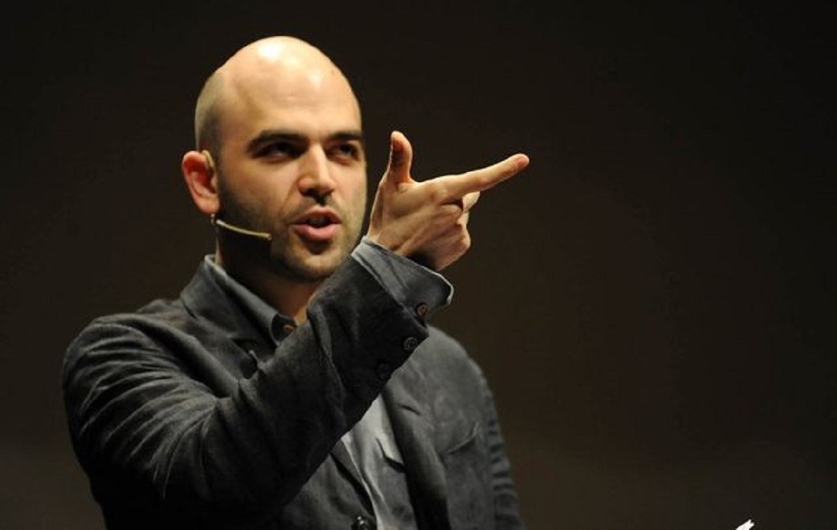 https://static.open.online/wp-content/uploads/2023/07/roberto-saviano.jpg