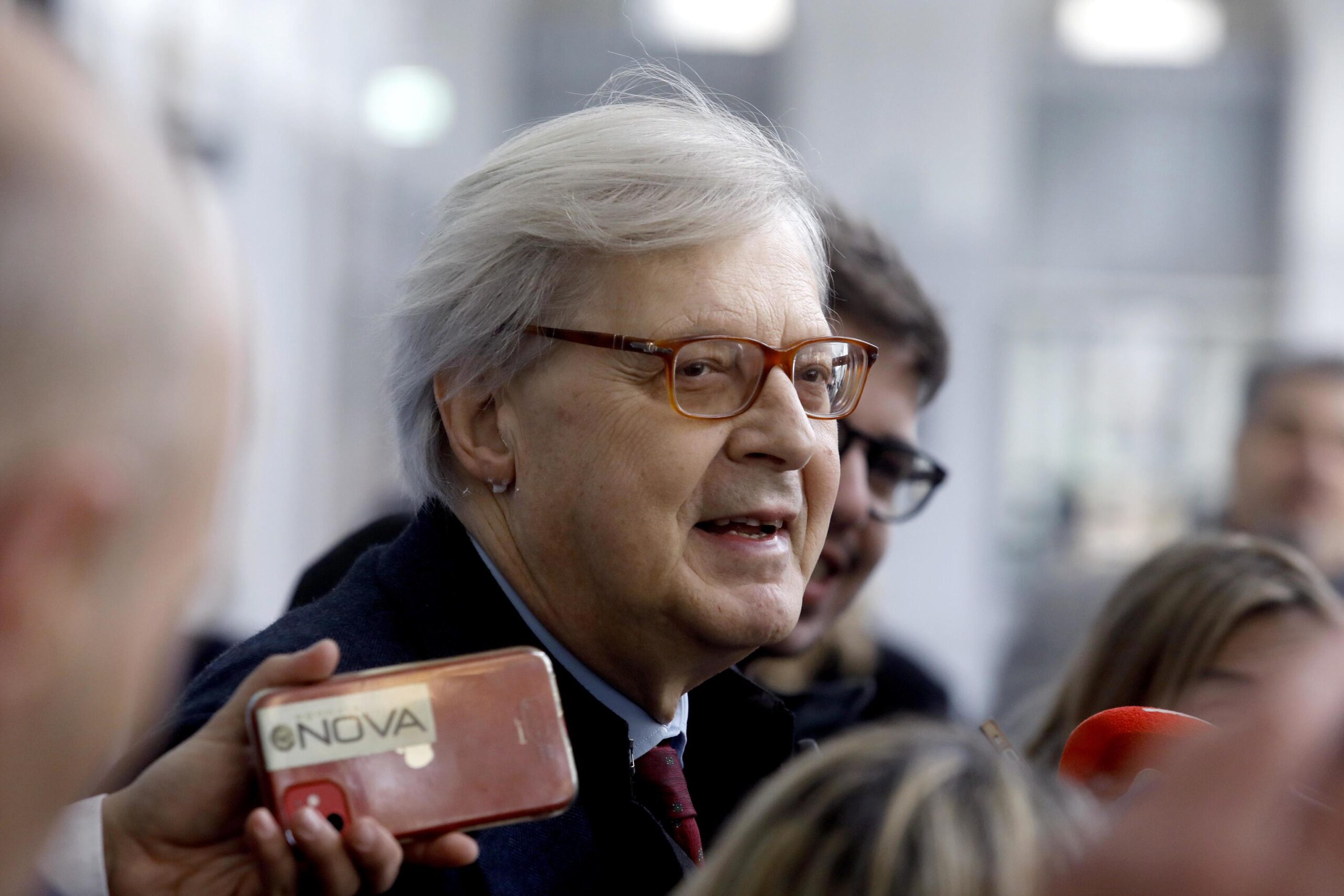 Vittorio Sgarbi alla presentazione della lista "Noi Moderati - Rinascimento Sgarbi" a sostegno del Presidente Attilio Fontana presso il Palazzo delle Stelline a Milano, 20 gennaio 2023.ANSA/MOURAD BALTI TOUATI