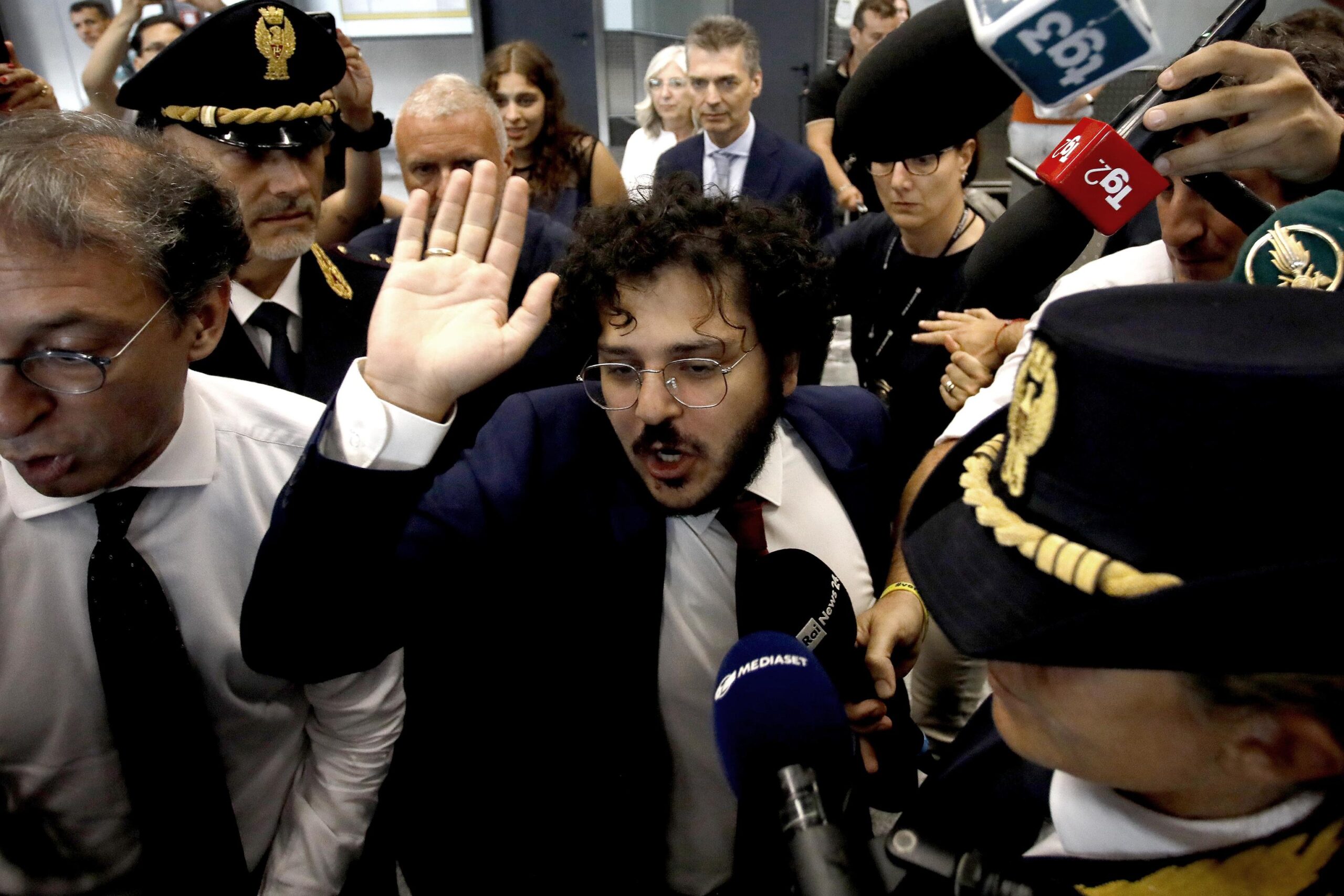 L'arrivo di Patrick Zaki all'aeroporto di Milano Malpensa, 23 luglio 2023.ANSA/MOURAD BALTI TOUATI
