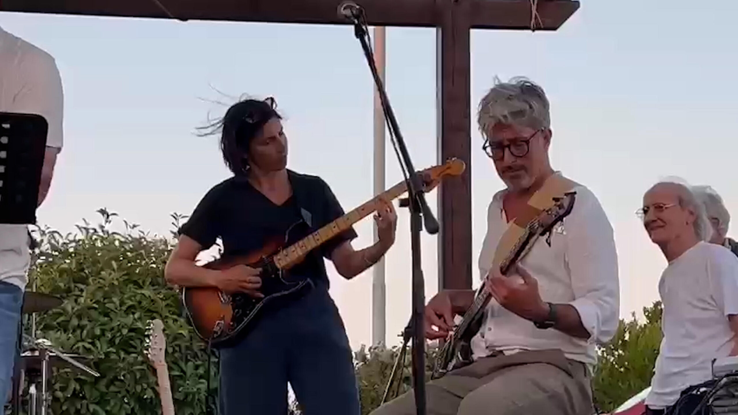 Un post tratto dal profilo Facebook del sindaco di Castiglione del Lago Matteo Burico:  Elly Schlein in Umbria +++ATTENZIONE LA FOTO NON PUO' ESSERE PUBBLICATA O RIPRODOTTA SENZA L'AUTORIZZAZIONE DELLA FONTE DI ORIGINE CUI SI RINVIA+++