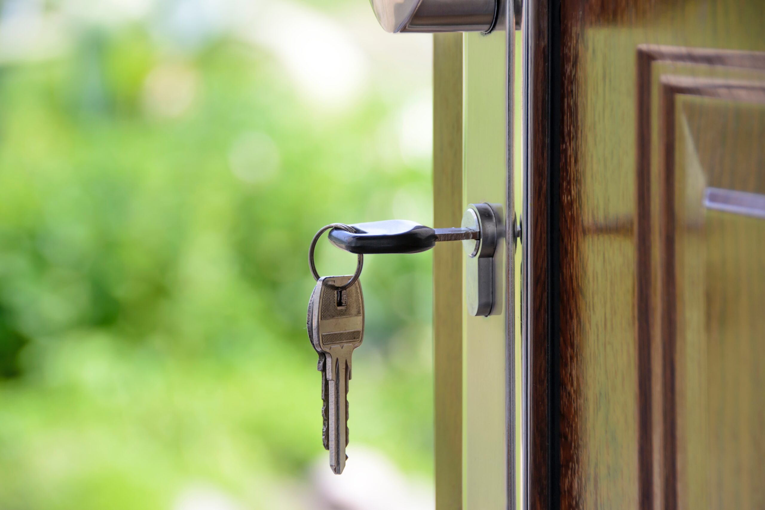 Una casa anti-furto con porte blindate, finestre di sicurezza e allarmi -  Cose di Casa