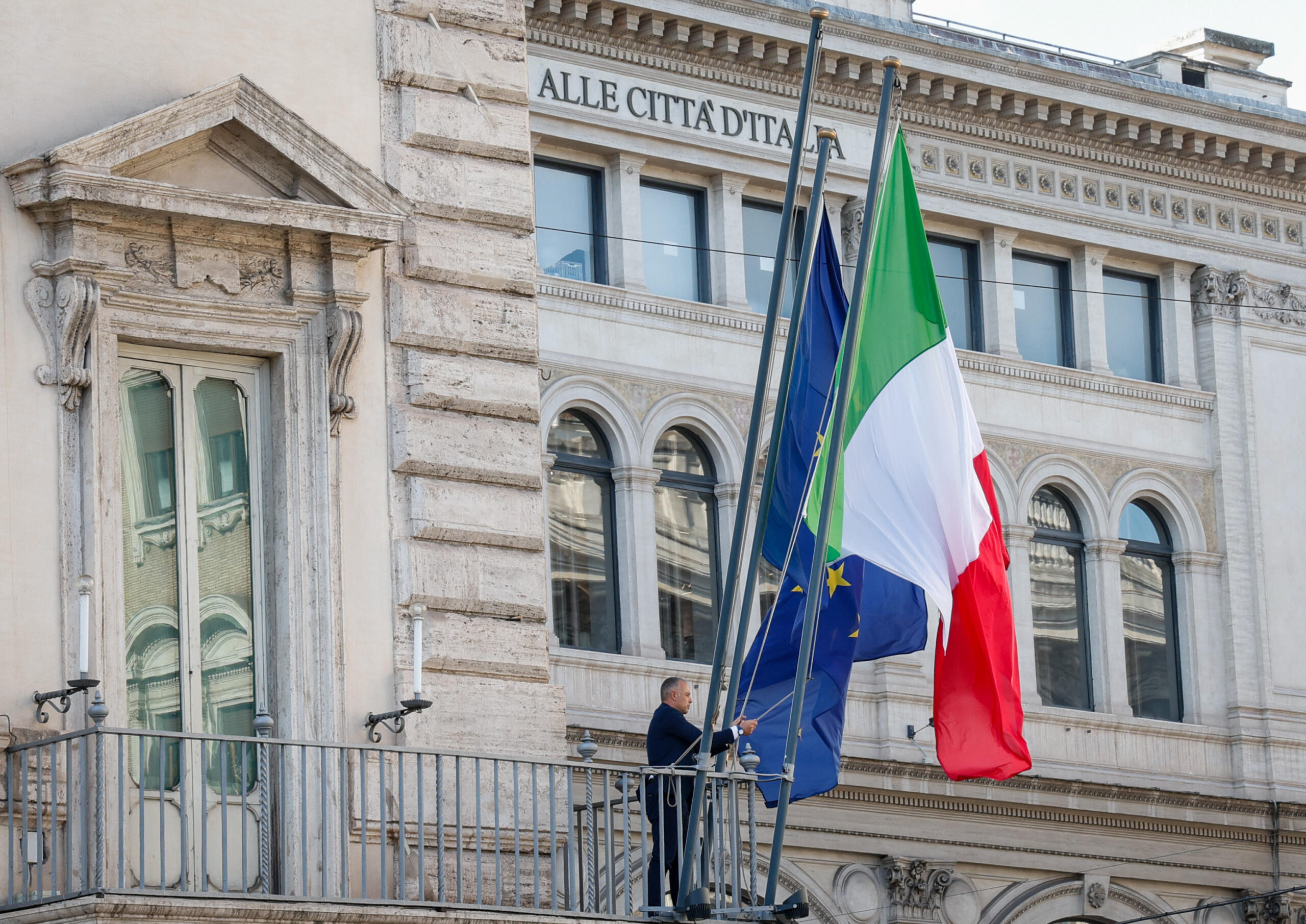 Riforma Costituzione, gli articoli che il governo chiede di modificare:  domani il voto in Cdm