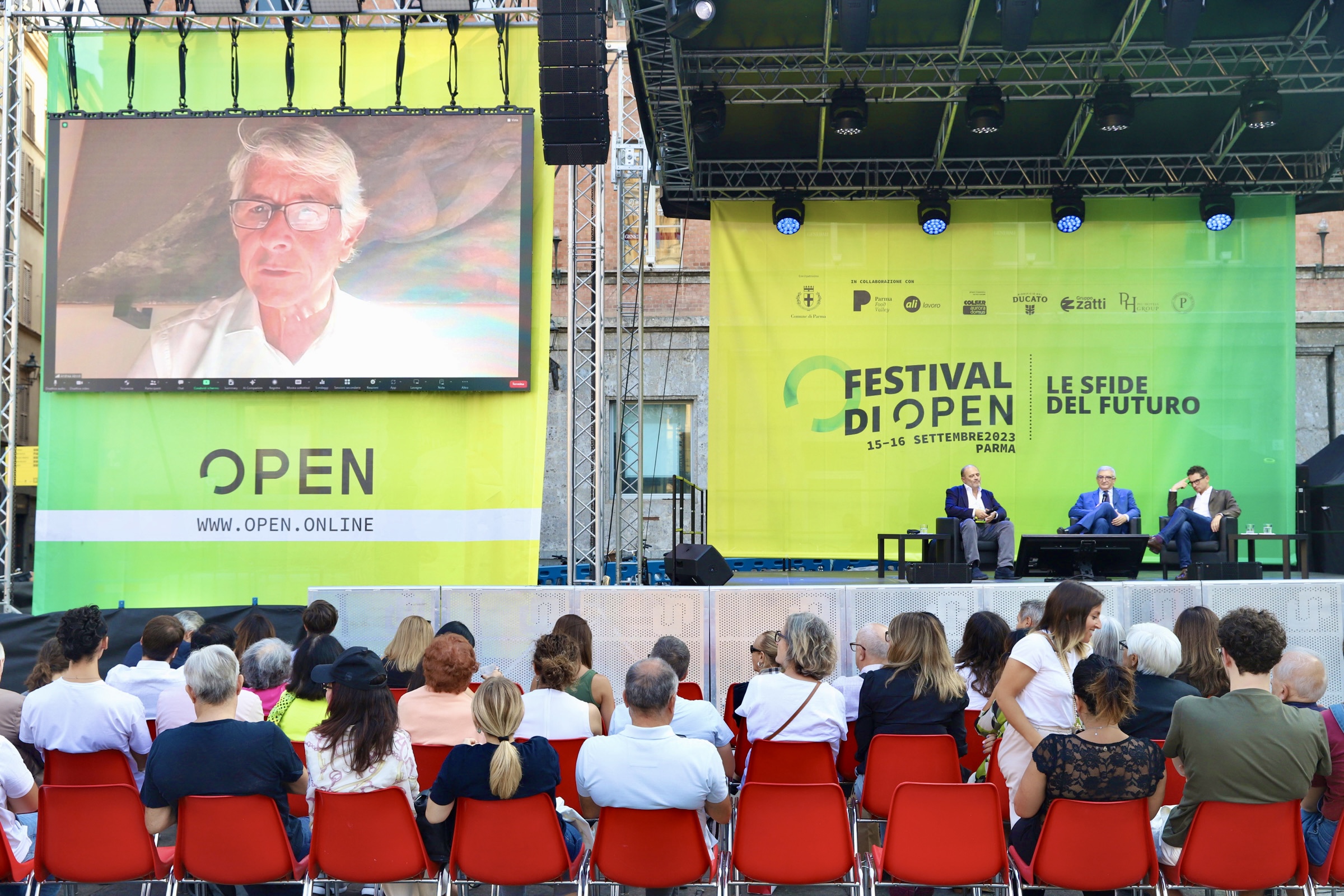 Festival di Open, Abodi, Foti e il sindaco Guerra su giovani e futuro. Il ministro su Caivano: «Rigenerazione entro 9 mesi» – Il video