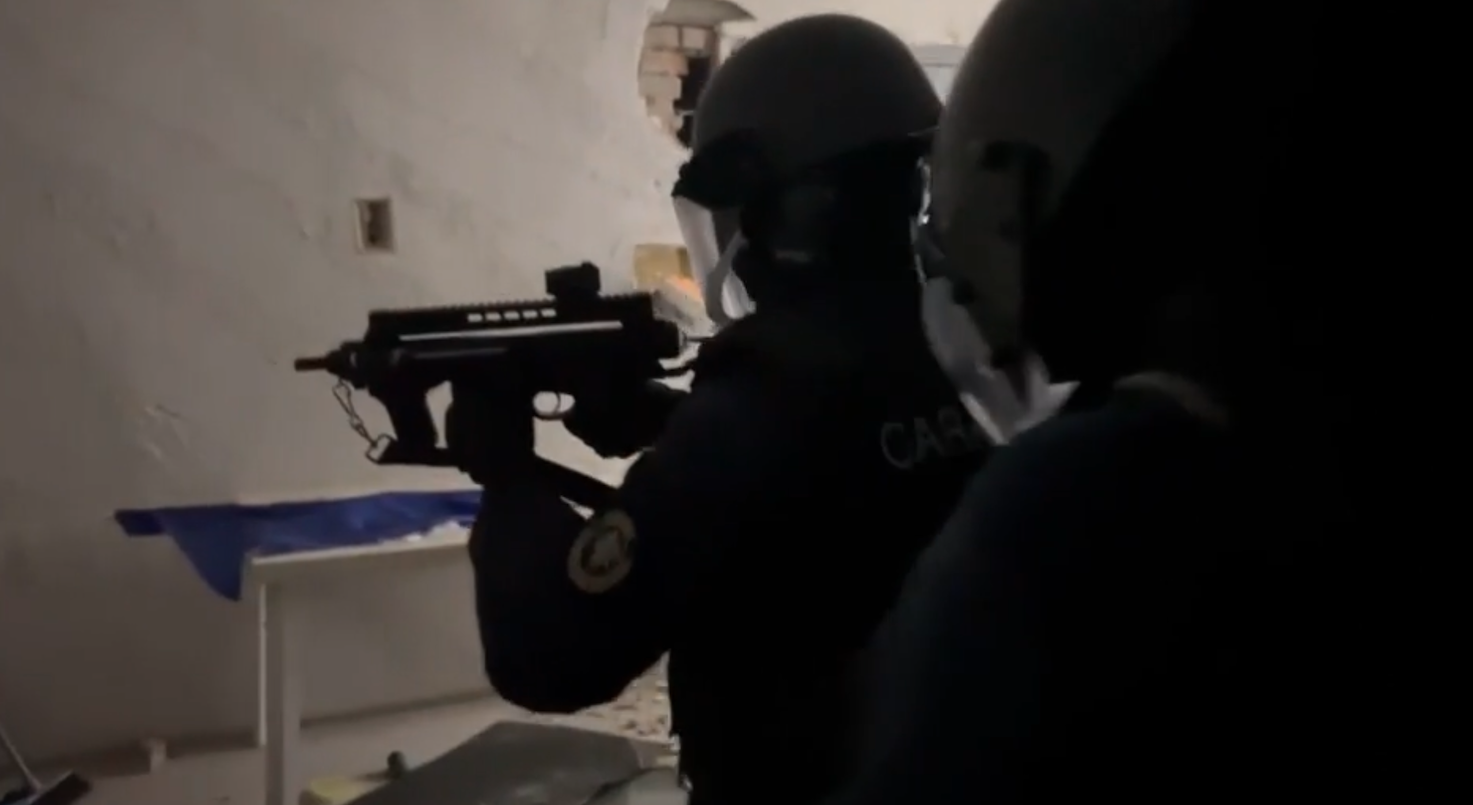 Napoli, blitz dei carabinieri al Rione Traiano: 29 arresti tra i membri del clan Sorianiello – Il video