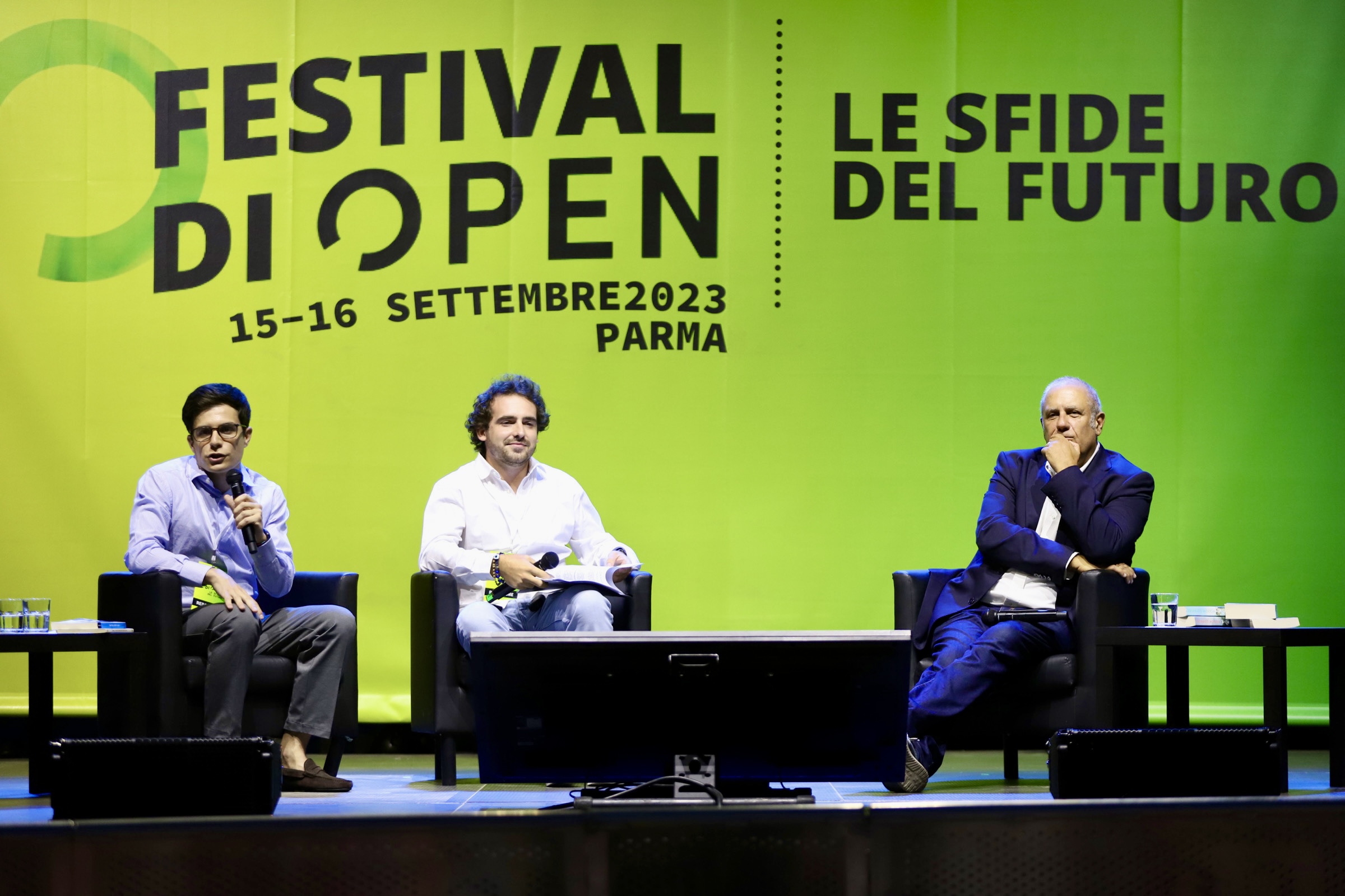 Festival di Open, i cult generazionali di Moccia e Melissa P: «Due successi inaspettati, il segreto è che raccontano storie universali» – Il video