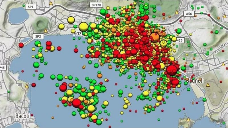 I terremoti quotidiani a Napoli: lo sciame sismico dei Campi Flegrei, l’eruzione del supervulcano e la minaccia a «un’intera società»