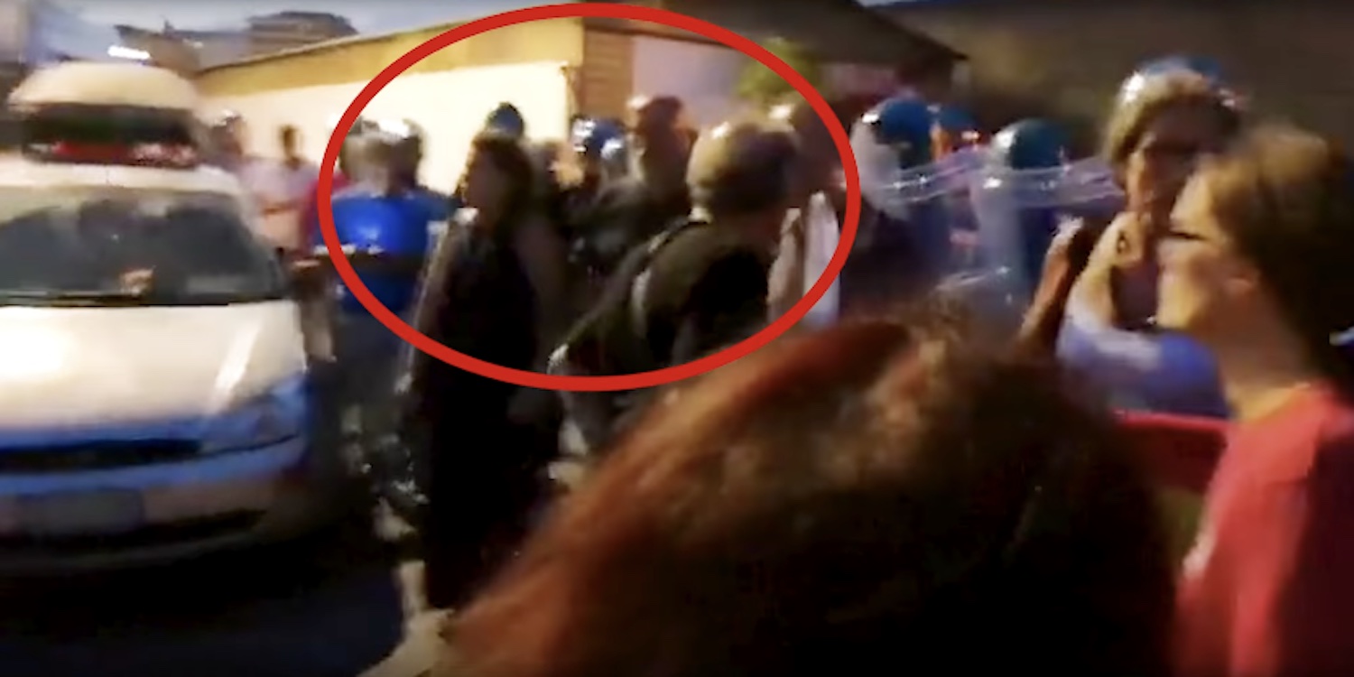 Nuovo video dalla Lega sulla giudice Apostolico, vacilla la sua versione: i cori davanti alla polizia
