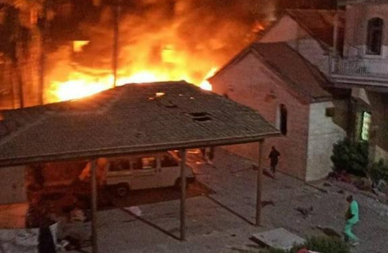 Raid sull’ospedale, Hamas accusa Israele: «Centinaia di morti». Netanyahu nega: «Attacco brutale dei terroristi di Gaza» – I video