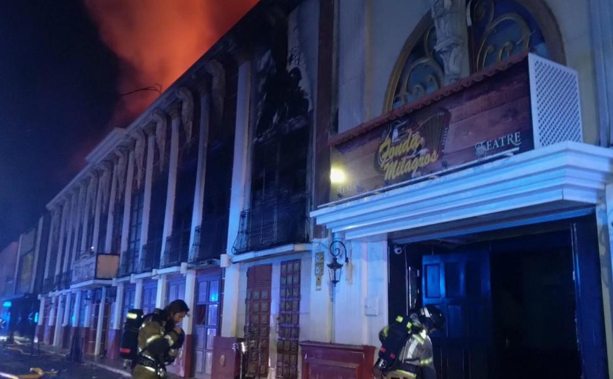 Spagna, la notte dopo l’incendio nella discoteca a Murcia: si continua a scavare tra le macerie