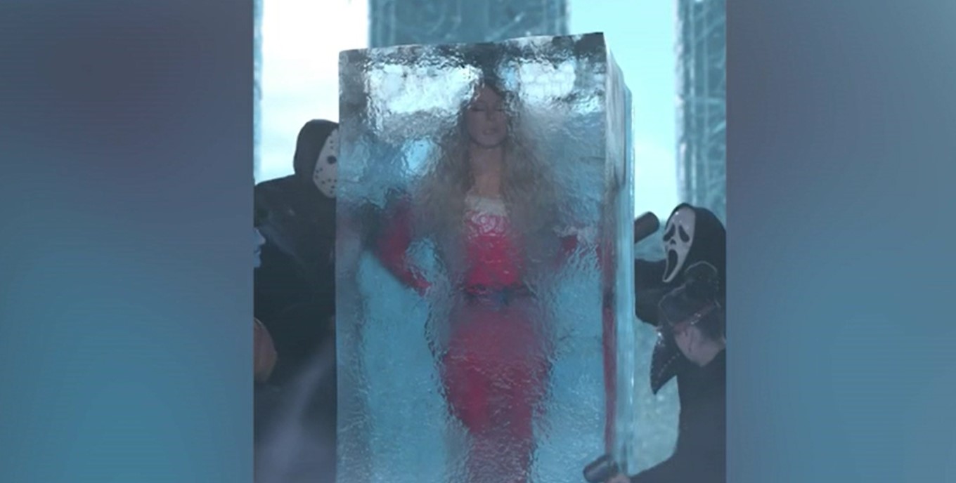 Ma quale Halloween: Mariah Carey è tornata a ricordarvi che tra poco è Natale – Il video