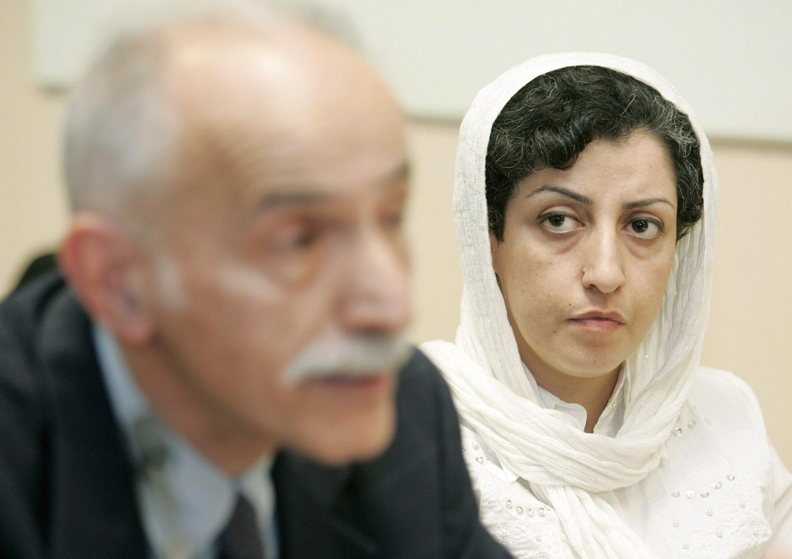Iran, the latest outrage on the day the UN Human Rights Forum “takes over”.  No treatment for Nobel laureate Mohammadi: “I refused to wear the hijab”