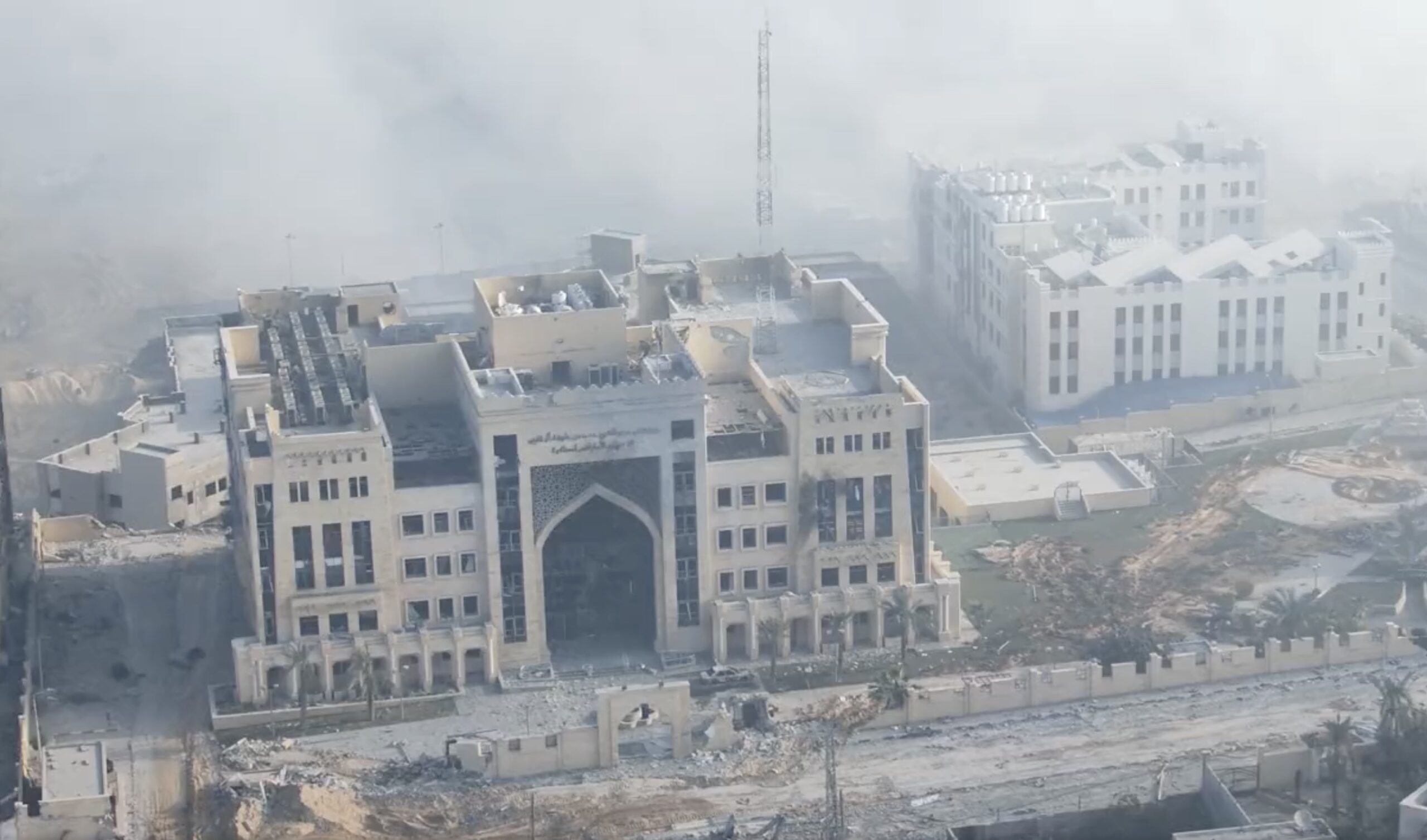 Striscia di Gaza, l’esercito israeliano denuncia: «Hamas si nasconde negli ospedali» – Il video