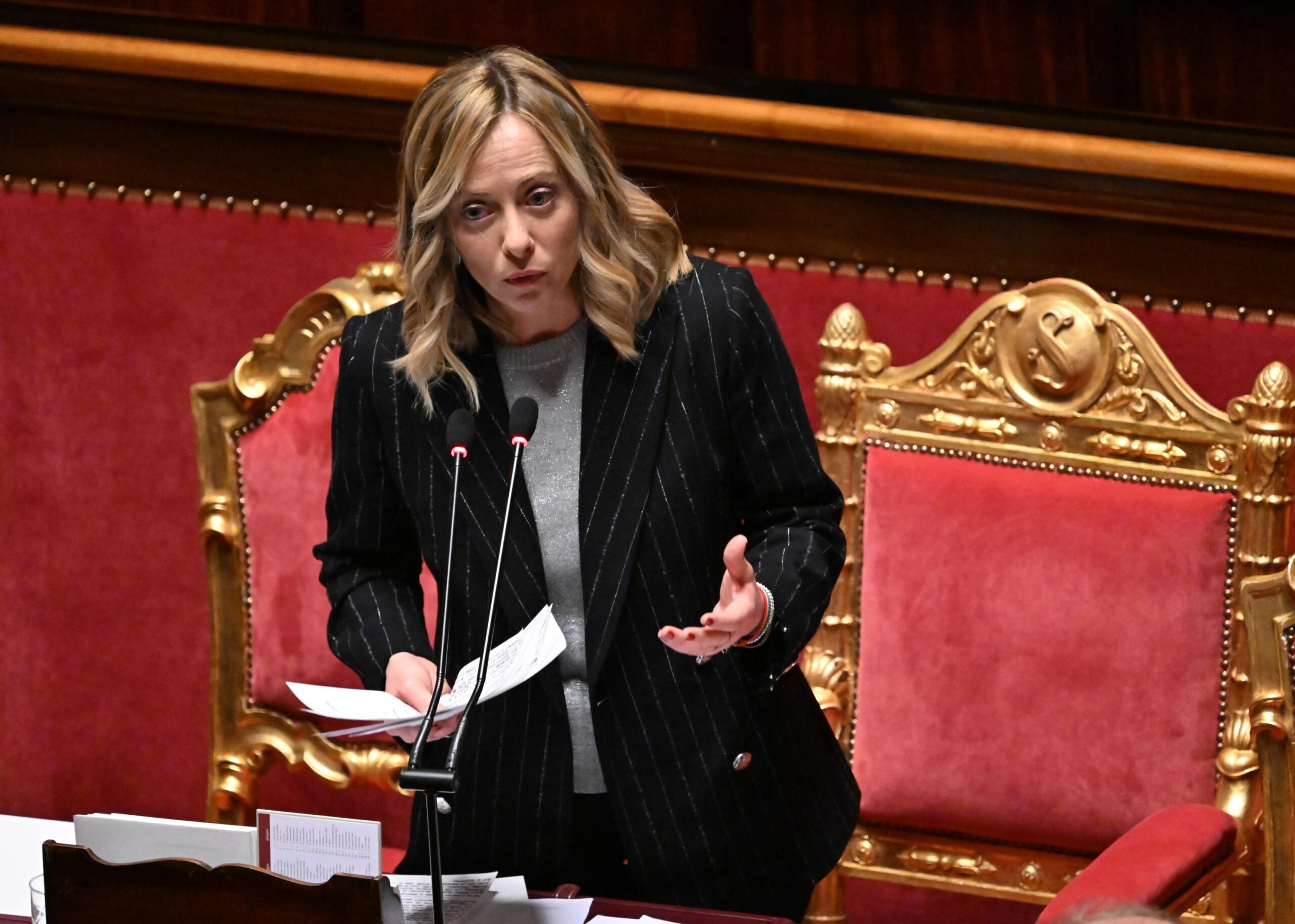 La presidente del Consiglio Giorgia Meloni, nel corso delle comunicazioni presso il Senato in vista del Consiglio Europeo. Roma, 13 dicembre 2023. Italian Prime Minister Giorgia Meloni delivers a speech during the communications in view of the next EU Council, at the Senate, in Rome, Italy, 12 December 2023. ANSA/CLAUDIO PERI